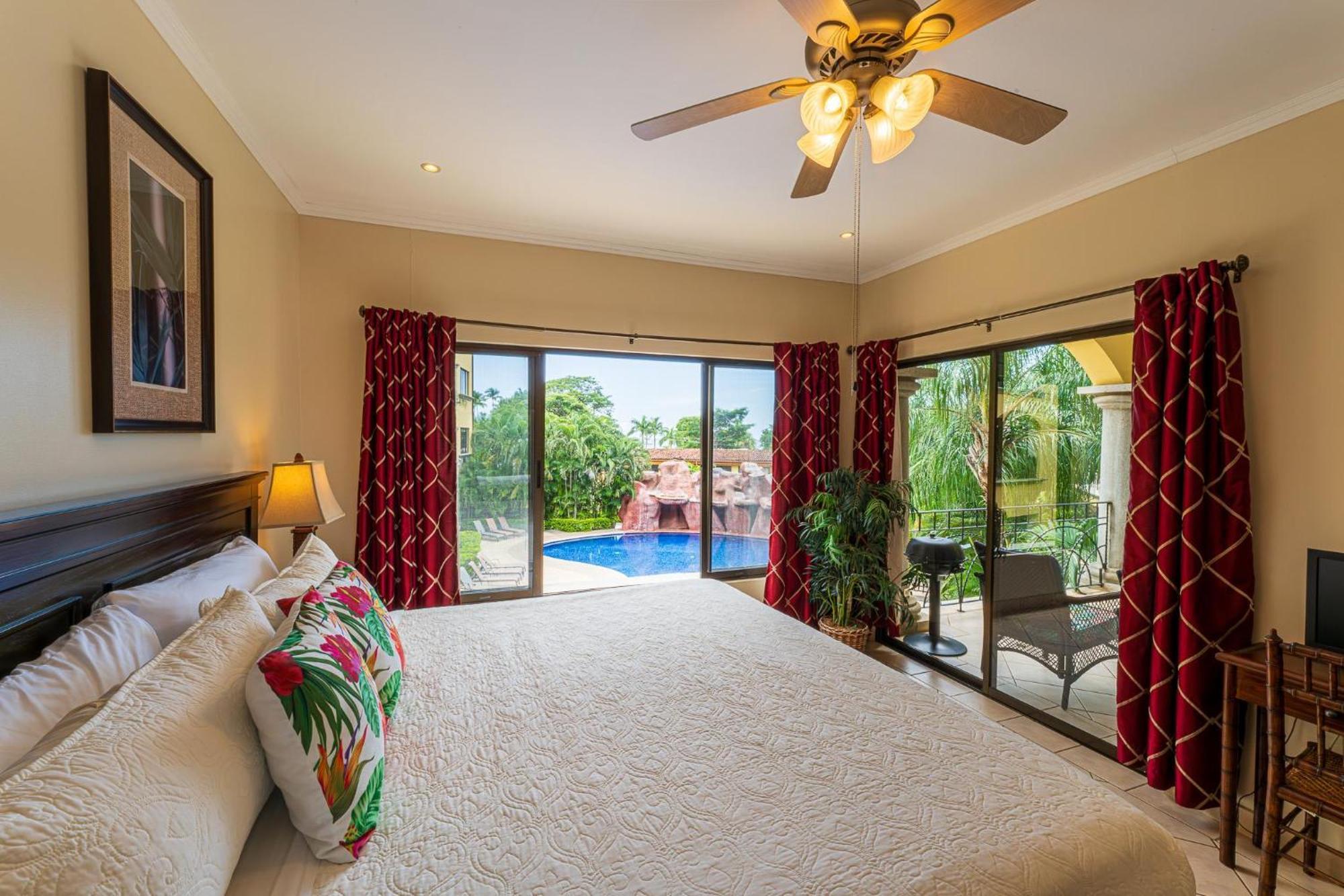 Apartment Sunrise 38- Ocean View 2 Bedroom Condo, Steps To The
