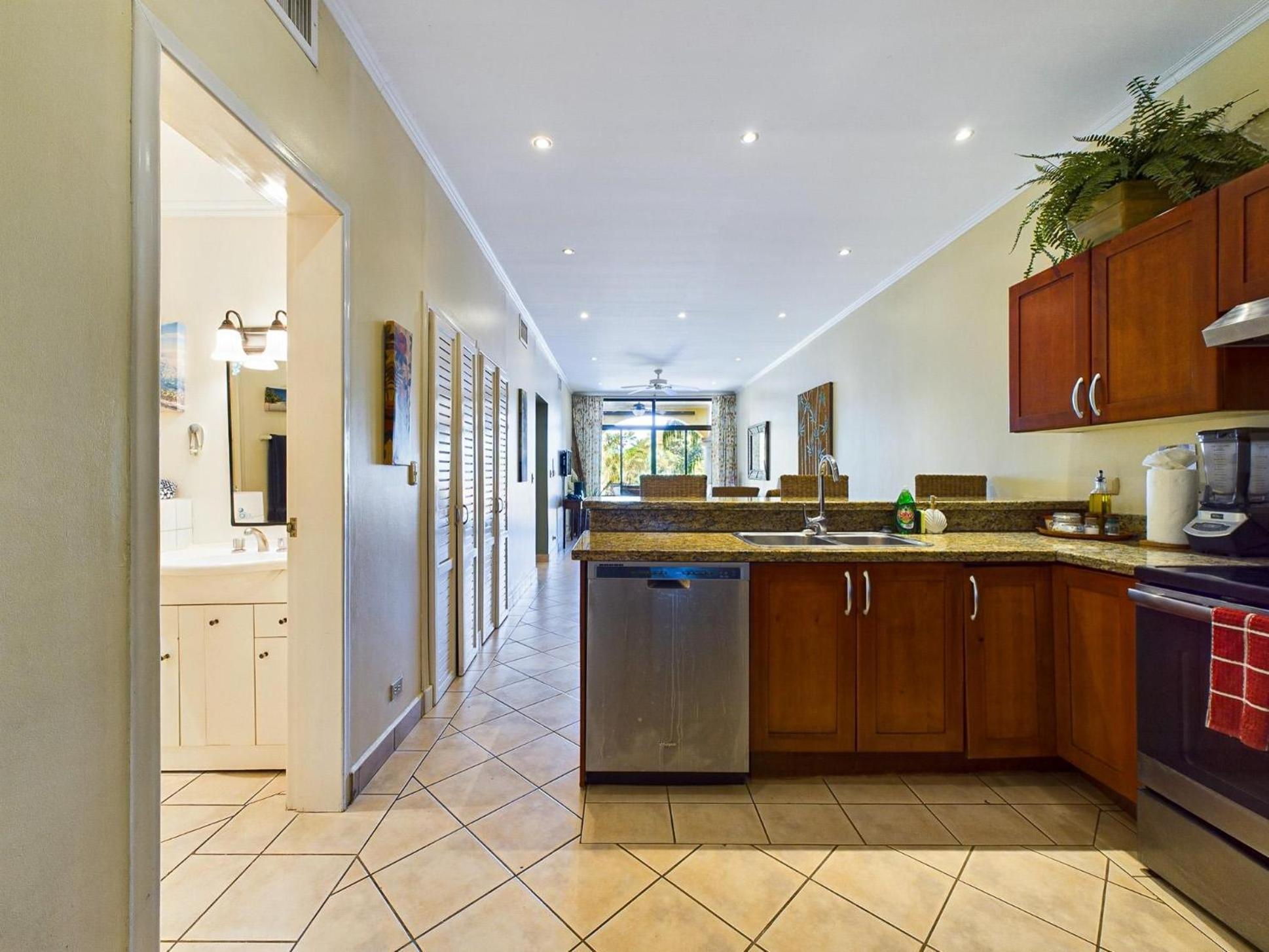 Sunrise 38- Ocean View 2 Bedroom Condo, Steps To The Apartment *