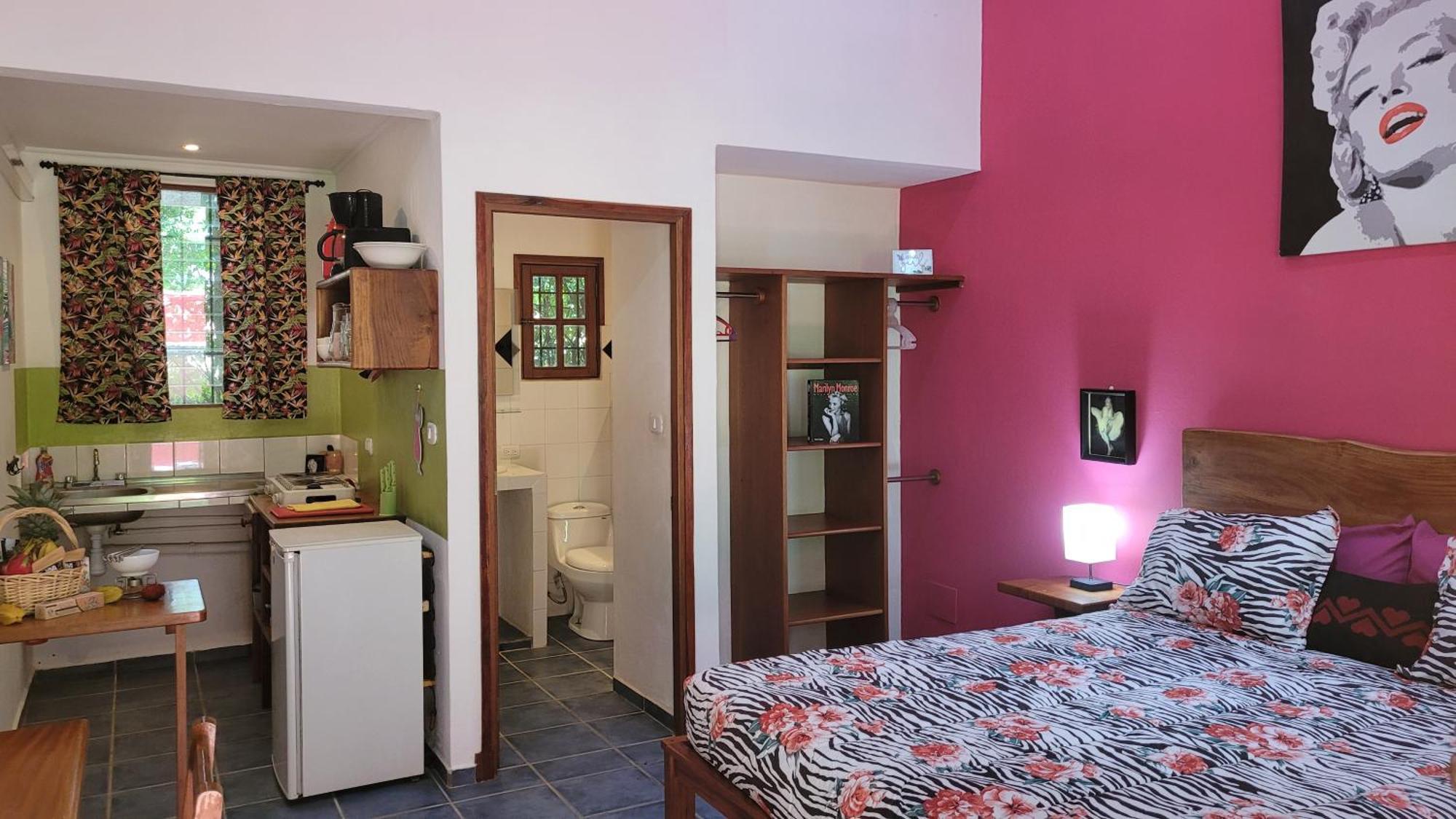 Cabinas Corazon Tamarindo