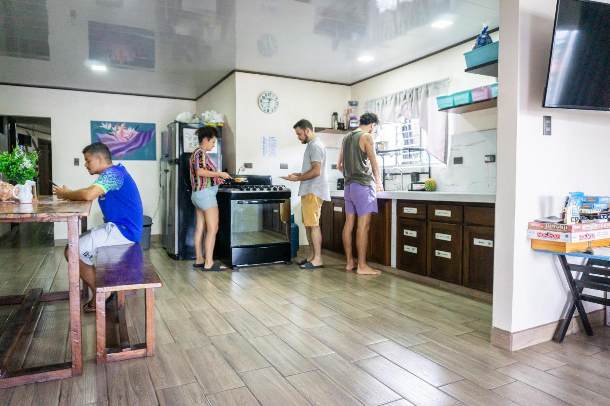 Argdivan Hostel