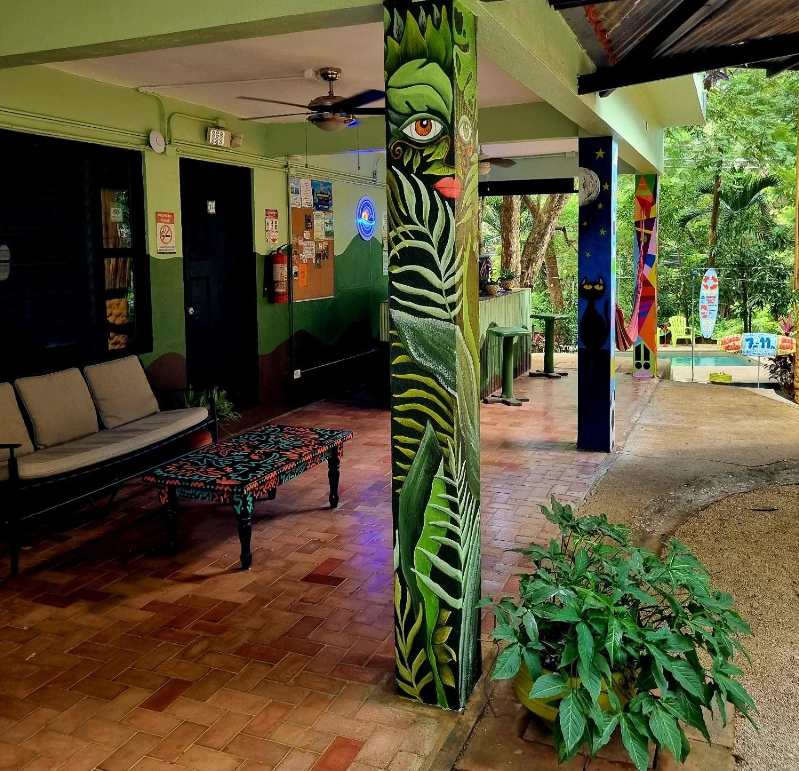 Hostel Casa Pura Vida Surf - Costa Rica *