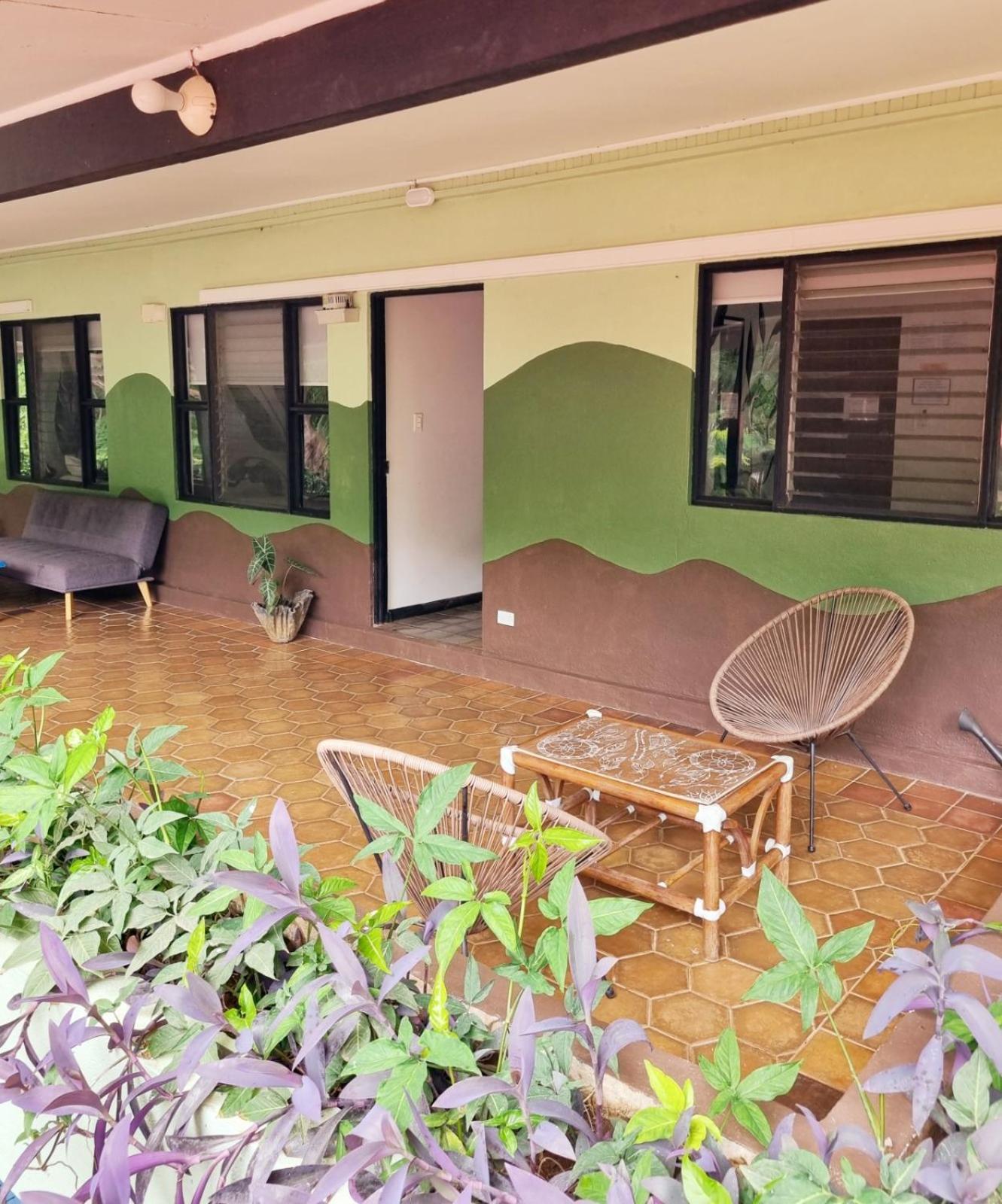 Casa Pura Vida Surf - Costa Rica Hostel