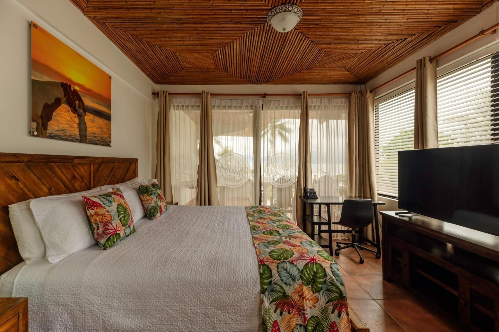 Laguna & Club Hotel
