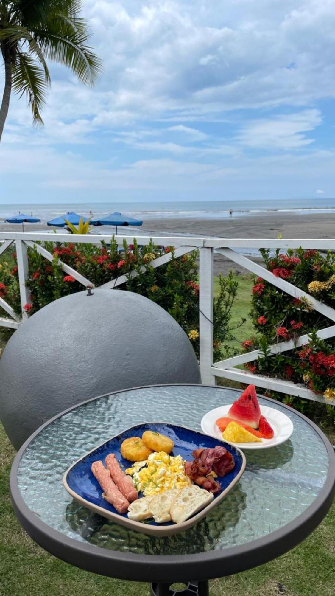 Laguna & Club Hotel 4*