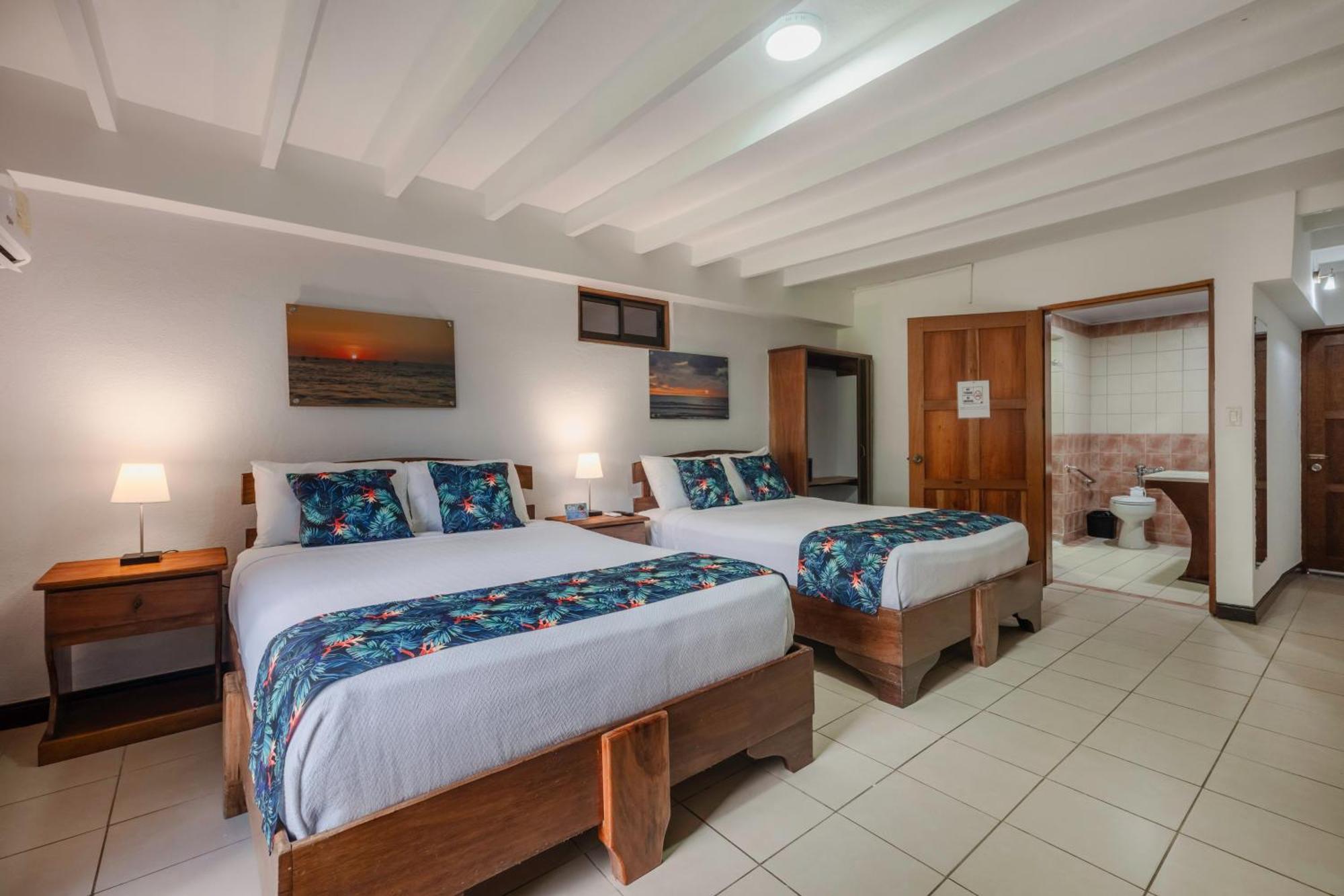 Laguna & Club Hotel