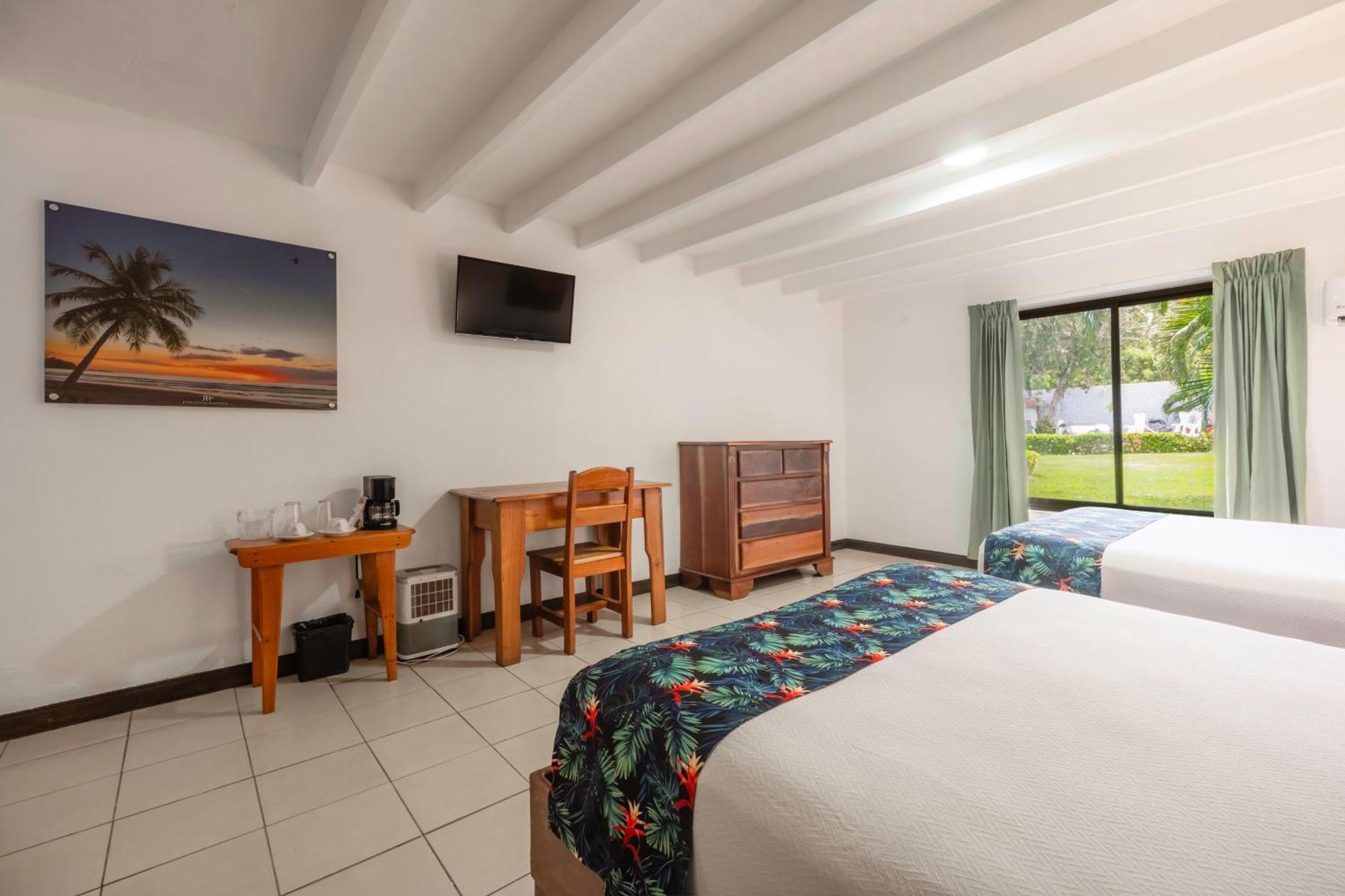 Laguna & Club Hotel