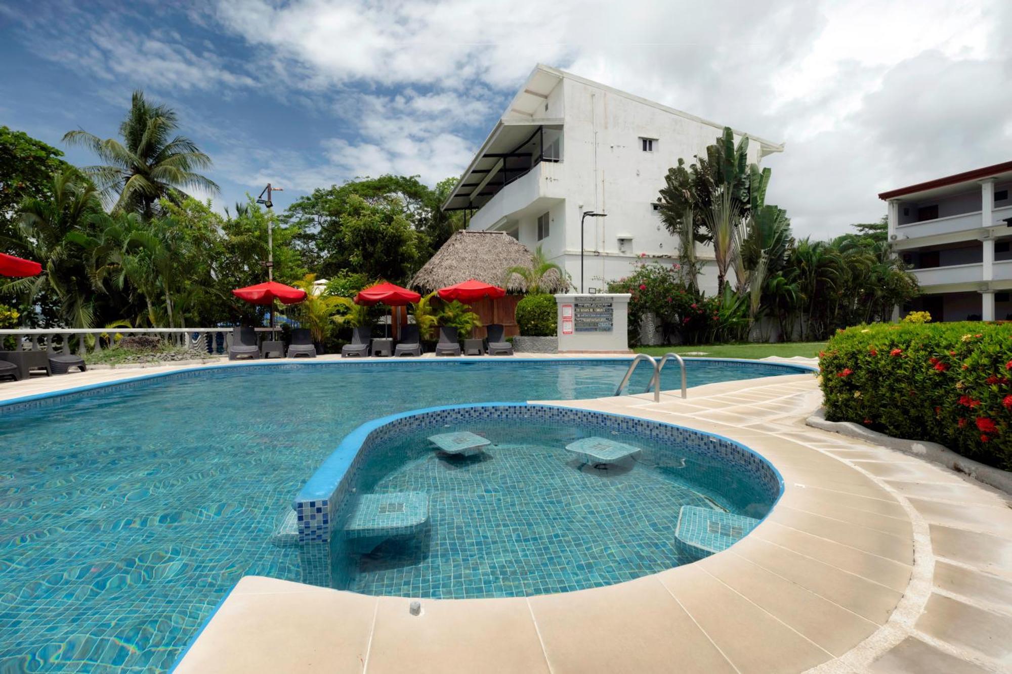 Laguna & Club Hotel