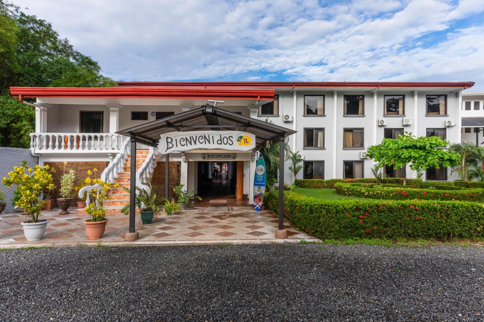 Laguna & Club Hotel 4*