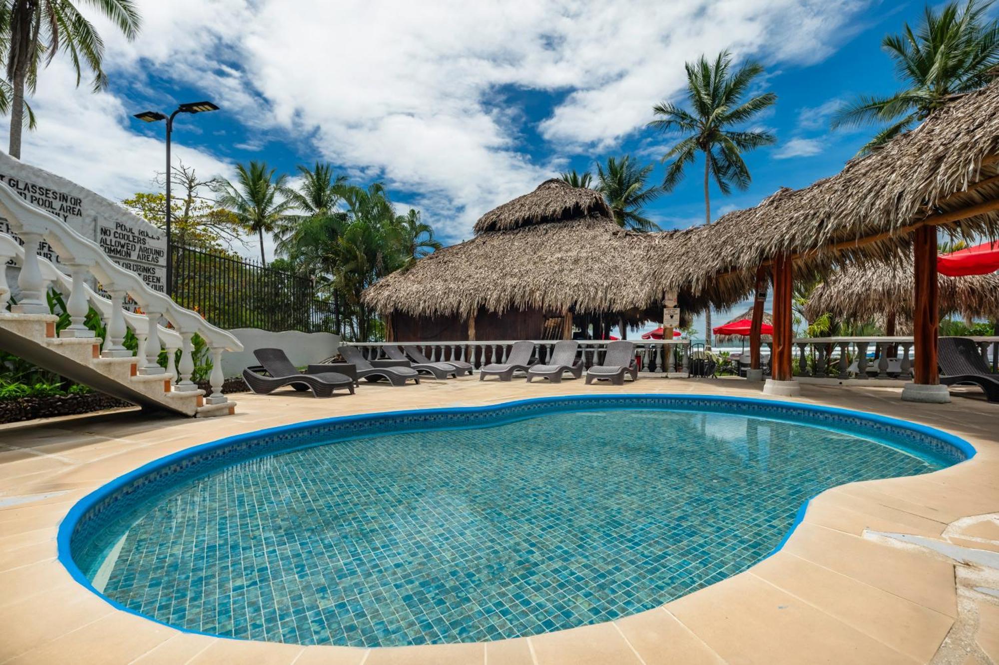 Hotel Laguna & Club 4*