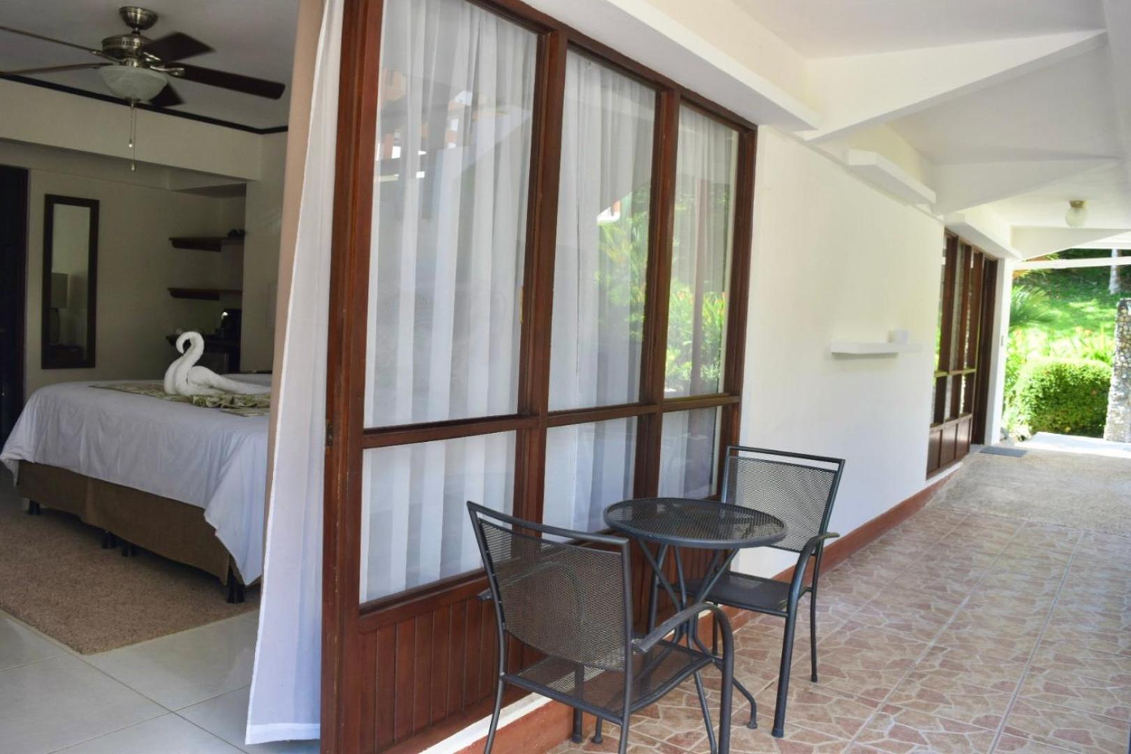 Playa Espadilla & Gardens Hotel