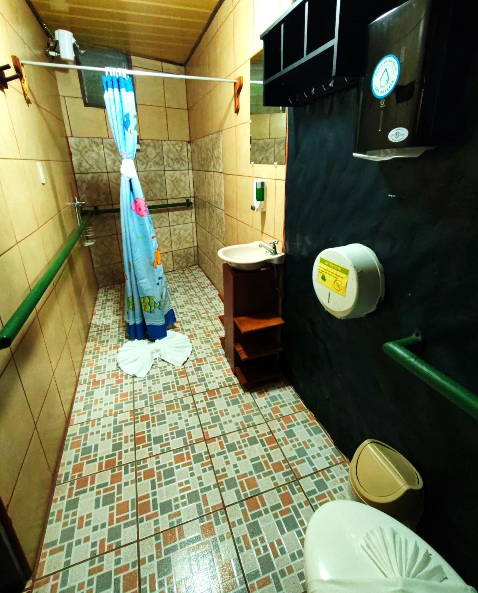 Bed & Breakfast Cabinas El Pueblo B&B Monteverde