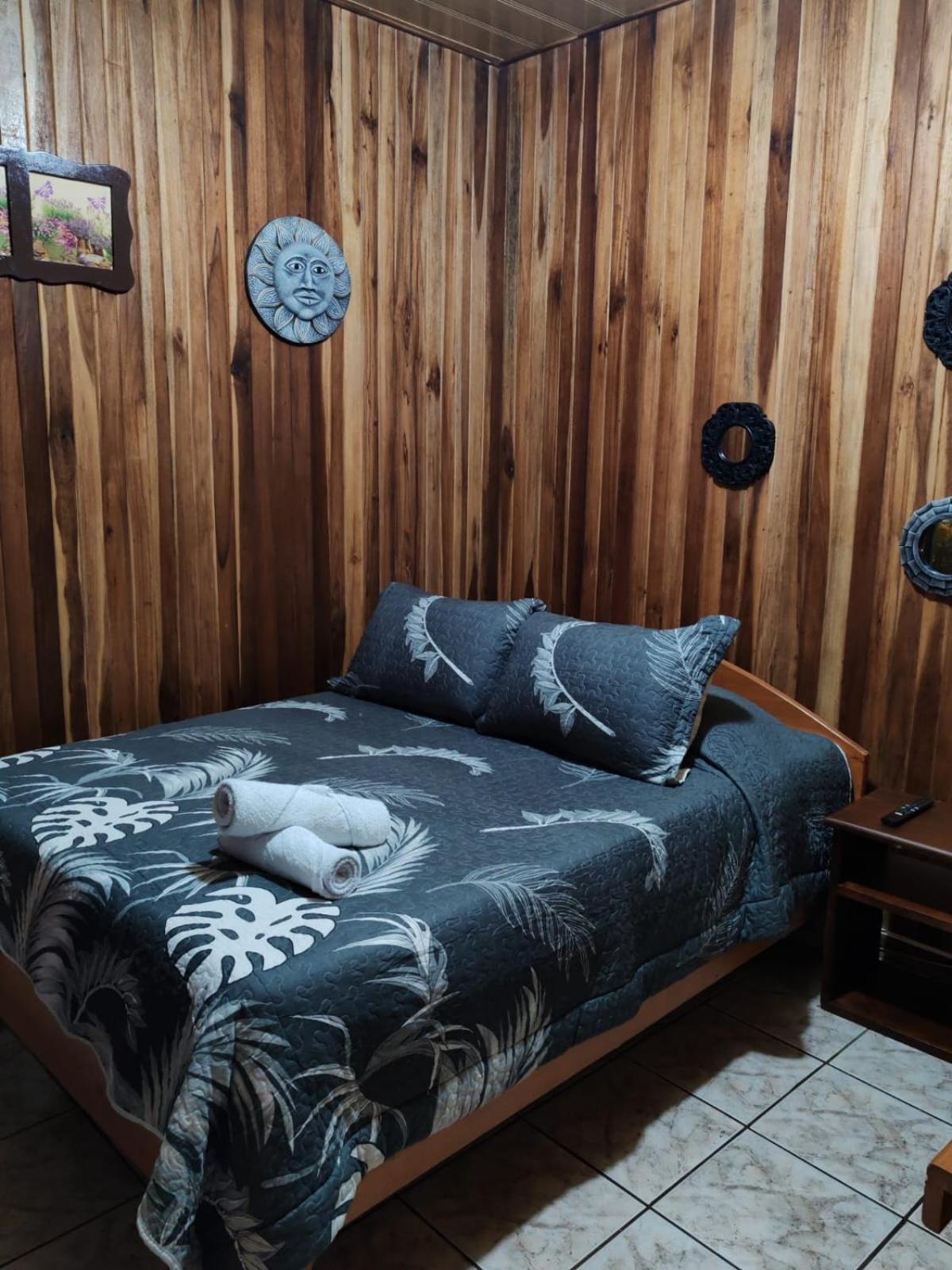 Bed & Breakfast Cabinas El Pueblo B&B Monteverde Monteverde