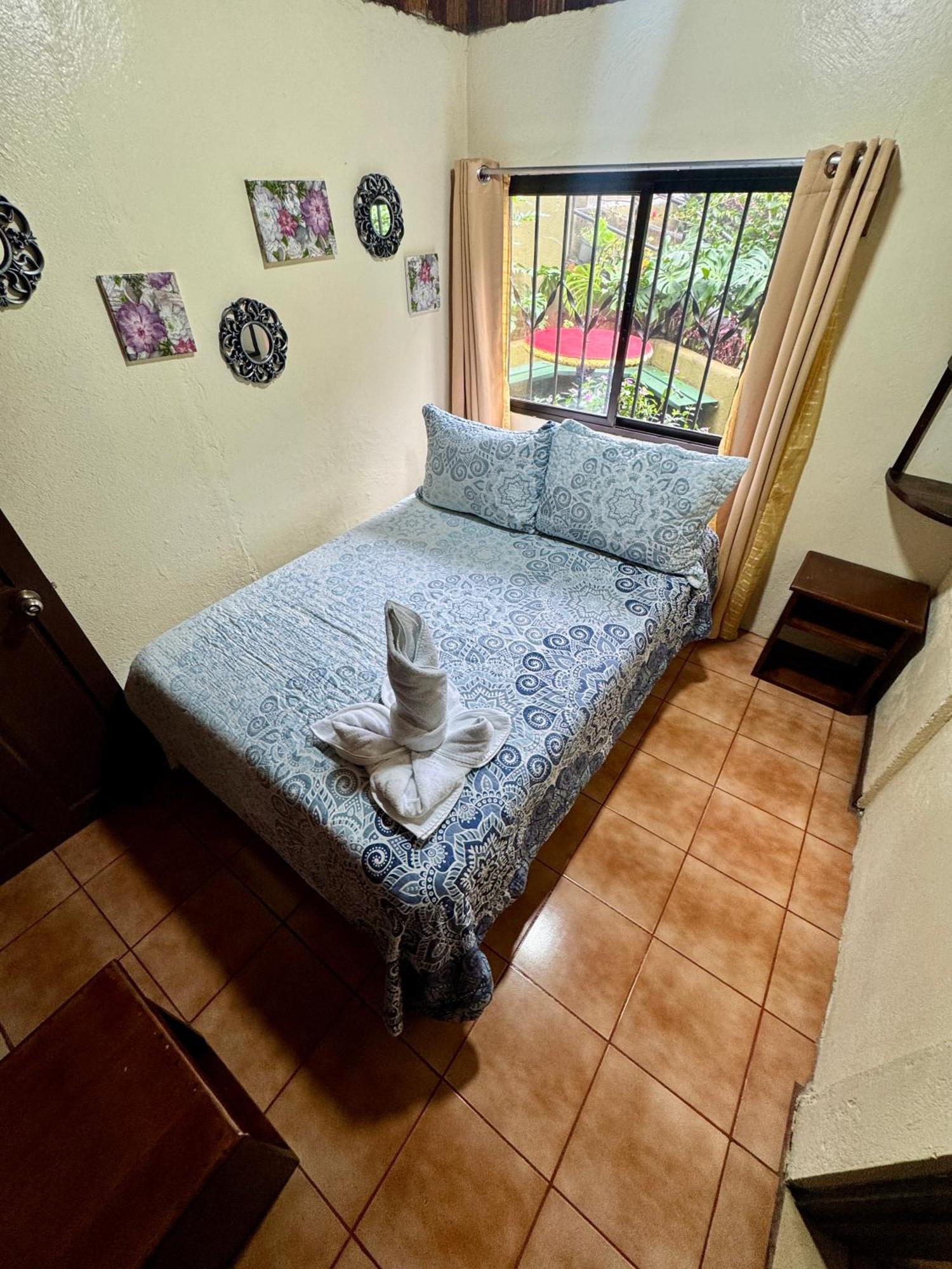 Cabinas El Pueblo B&B Monteverde Bed & Breakfast 2*