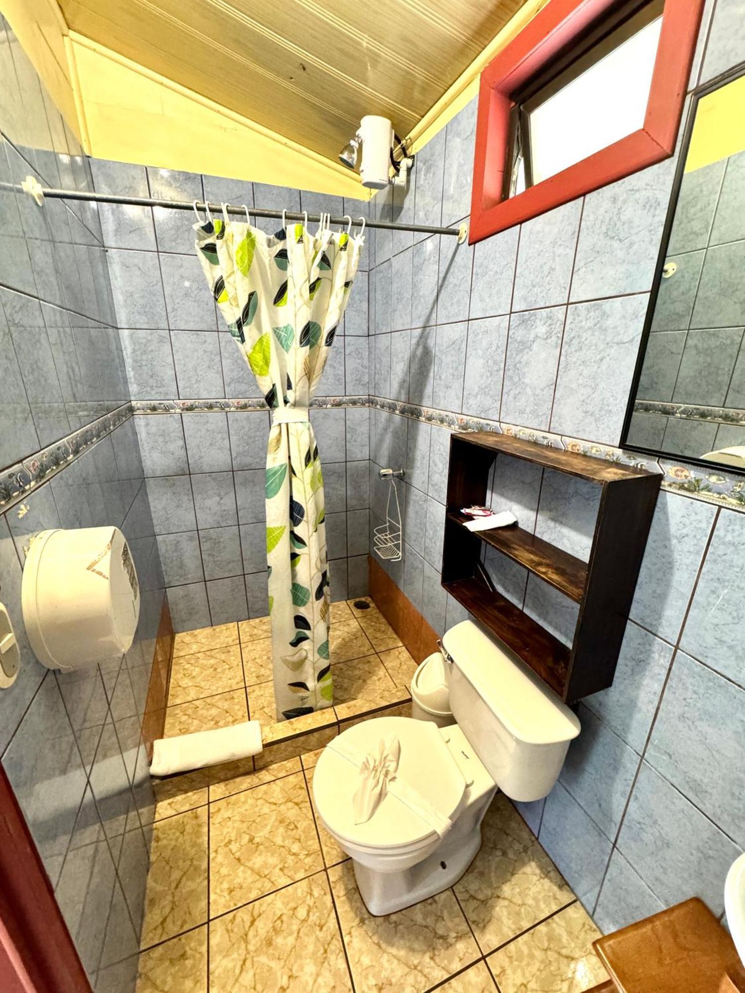 Bed & Breakfast Cabinas El Pueblo B&B Monteverde