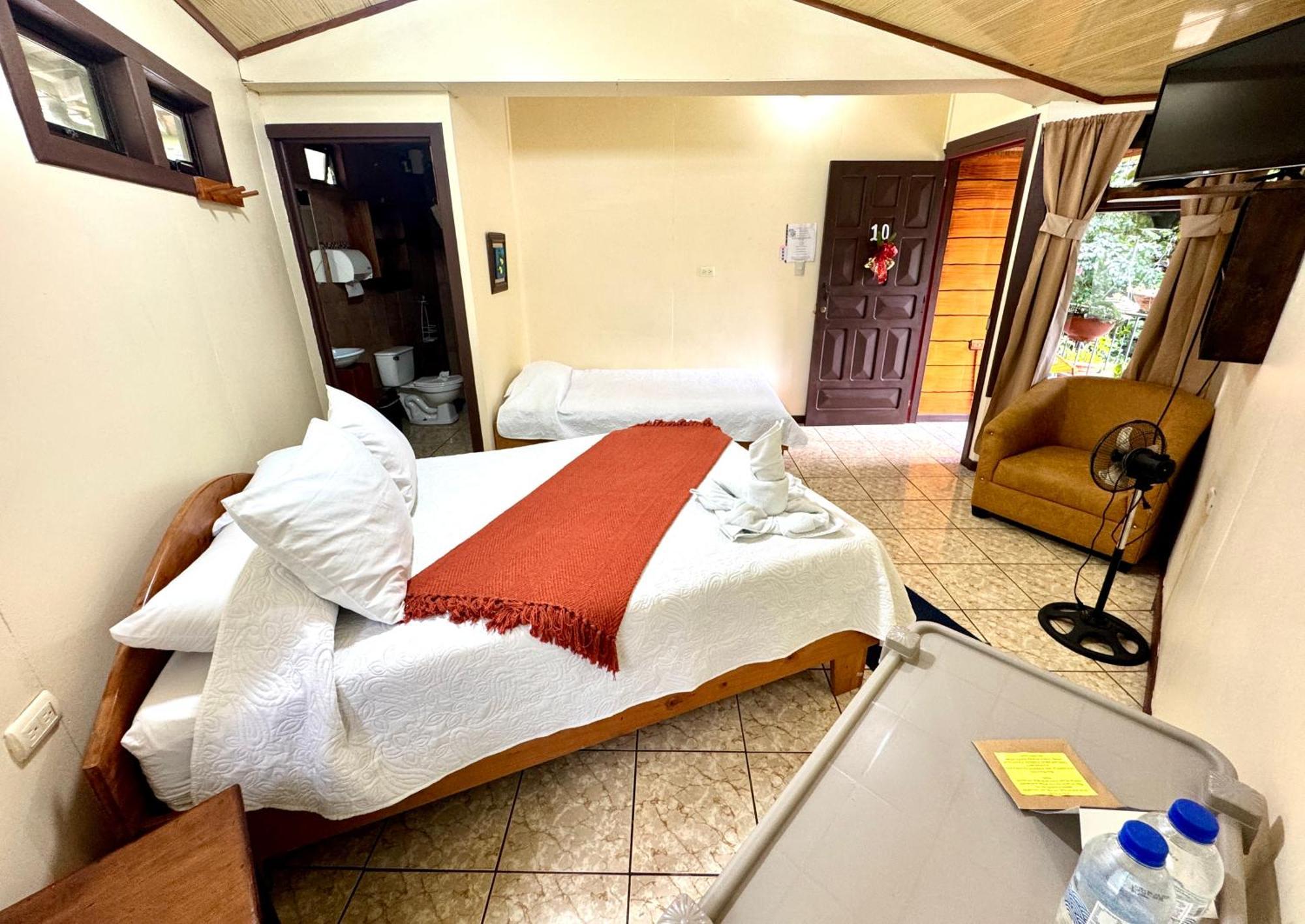 Cabinas El Pueblo B&B Monteverde