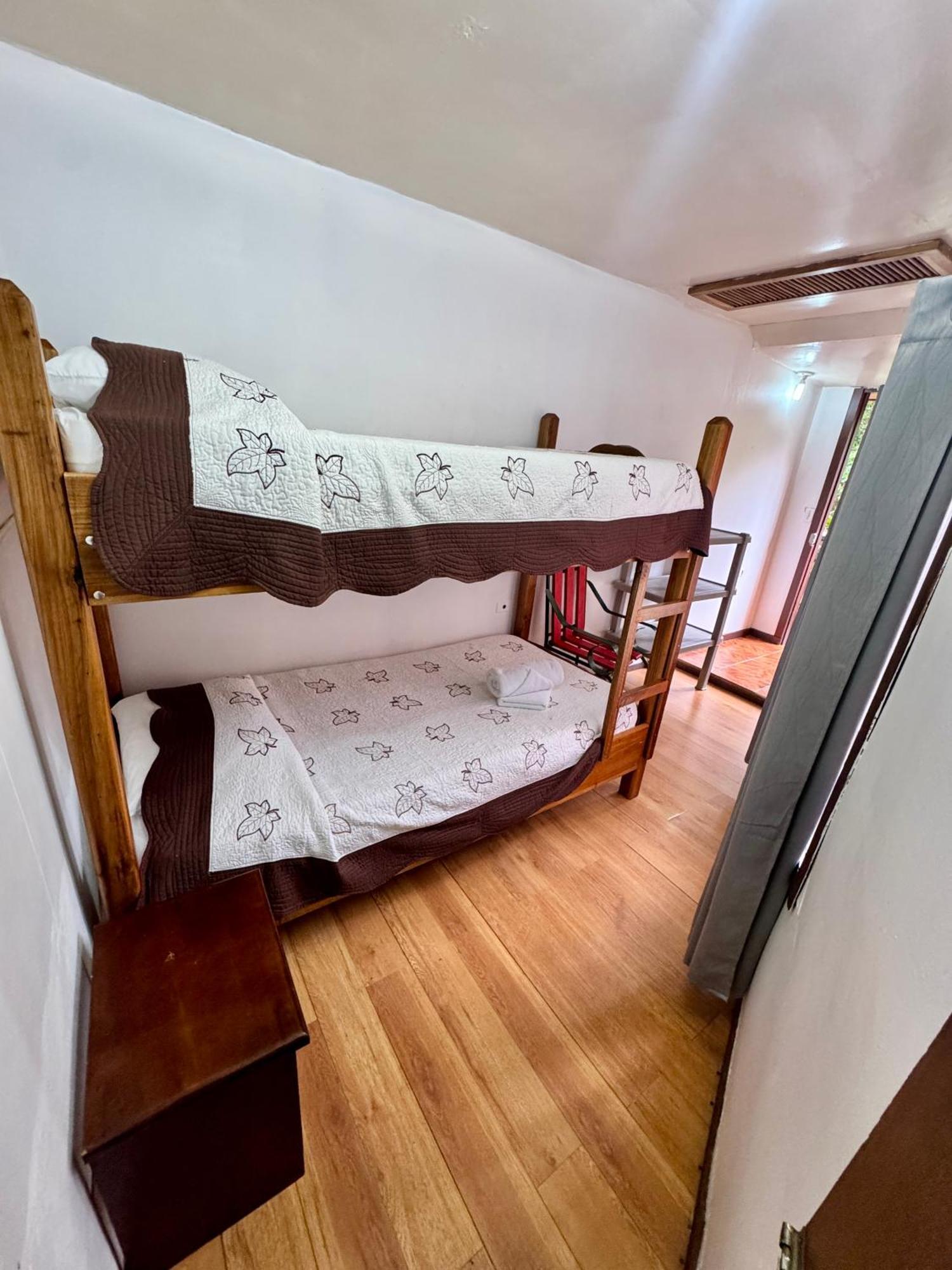 Bed & Breakfast Cabinas El Pueblo B&B Monteverde