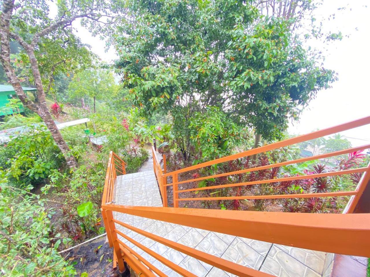 Cotingas Ocean View Lodge *