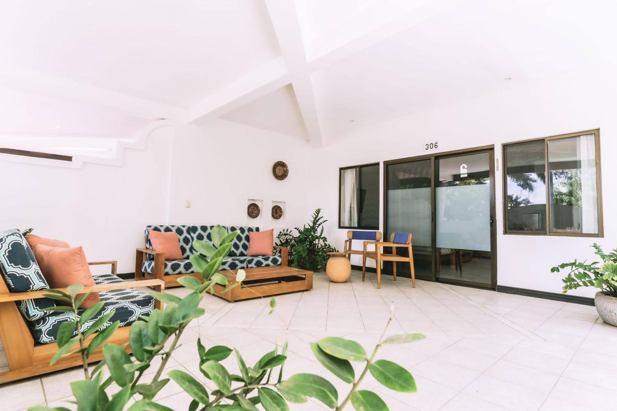 Bahia Del Sol Beach Front Boutique Hotel 4*