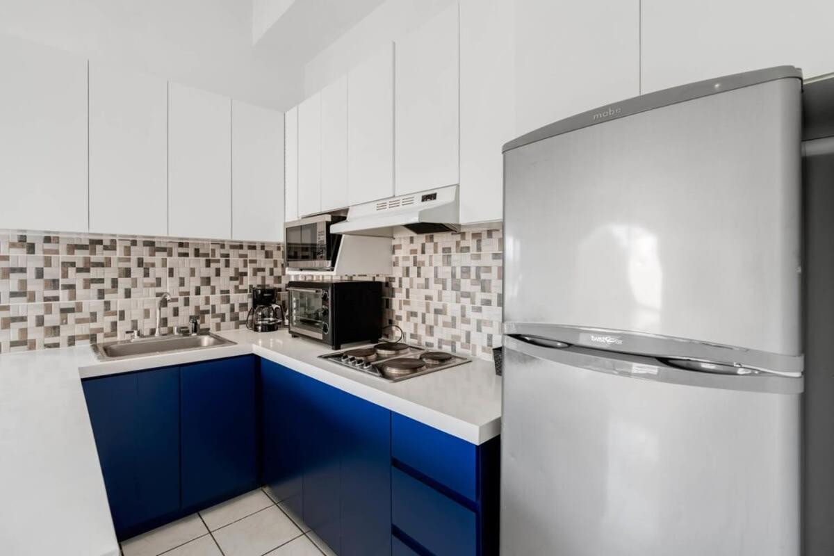 Holiday home Birds-eye Ocean View In Nicely Priced Top-floor Unit In Flamingo