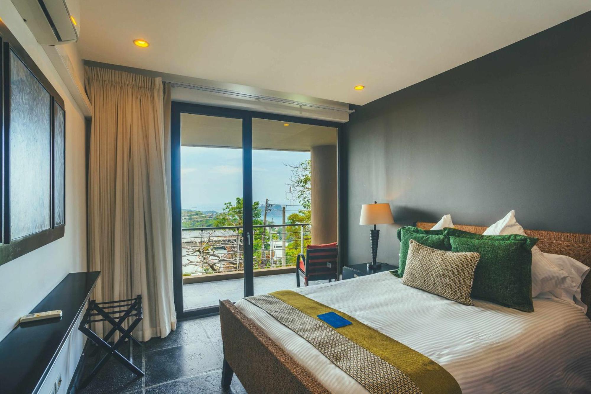 Altos Hotel