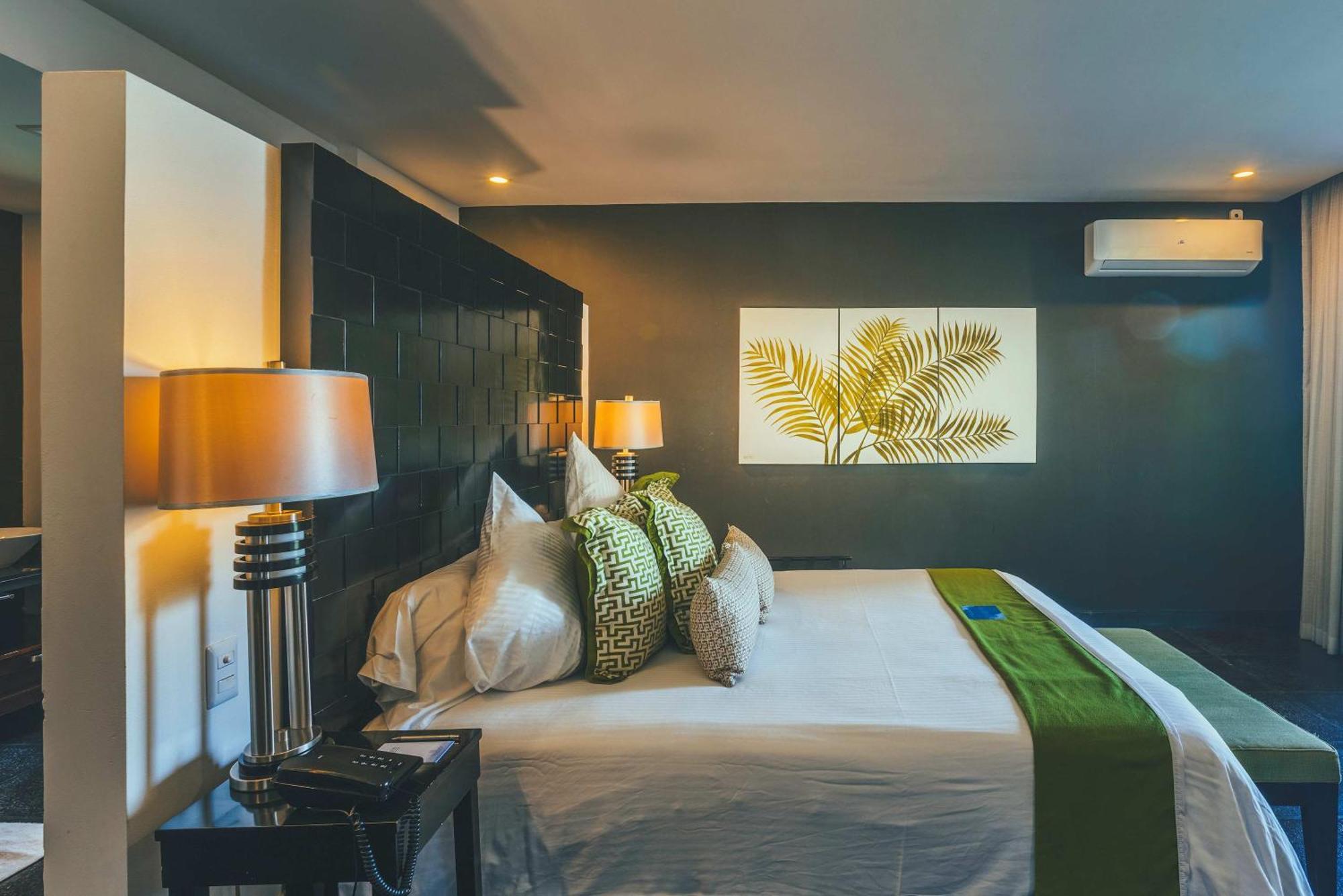 Hotel Altos 5*