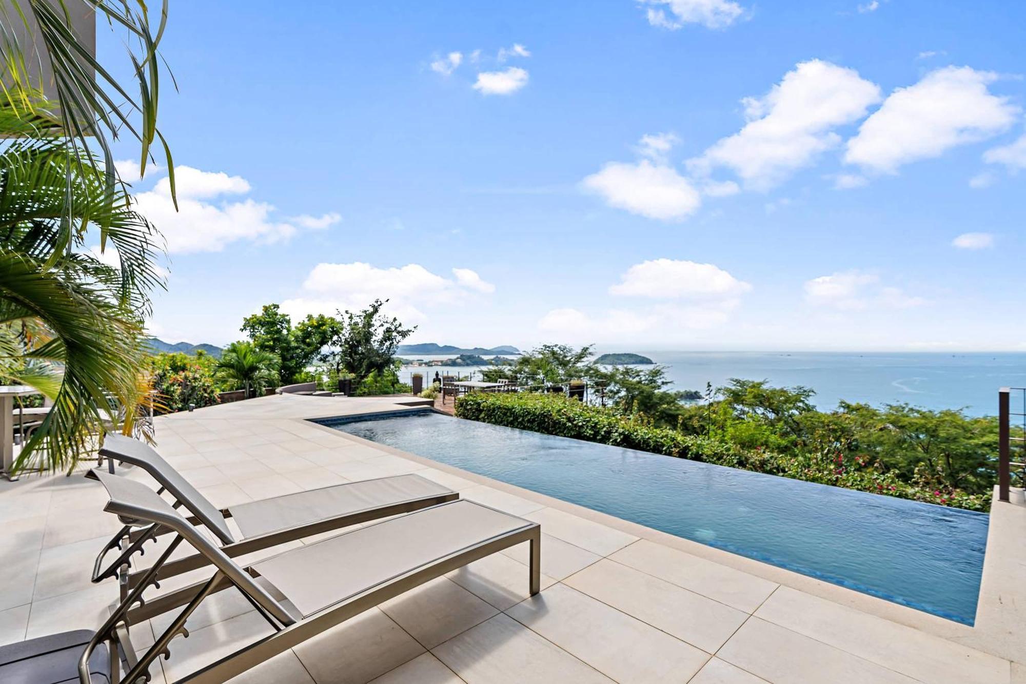 Holiday home 5-bd Beauty With Pool Above Potrero Santa Cruz (Guanacaste)