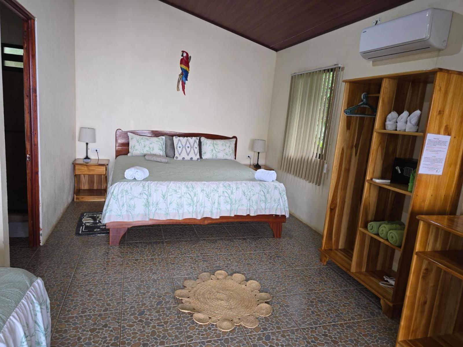 Cotingas Ocean View Lodge *