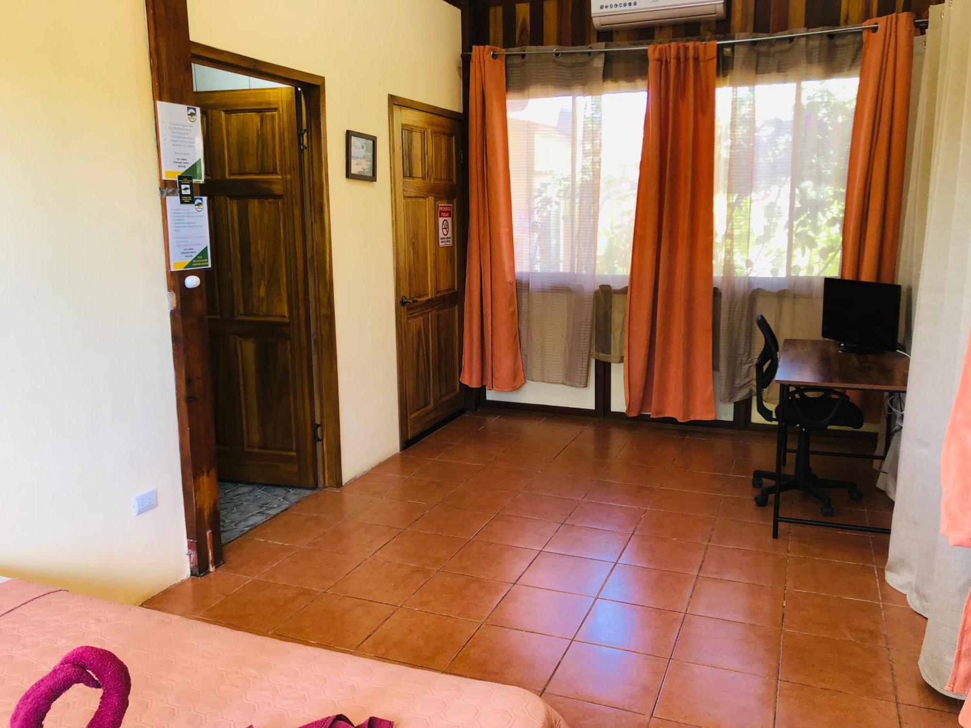 Cocodrilo Bed & Breakfast *