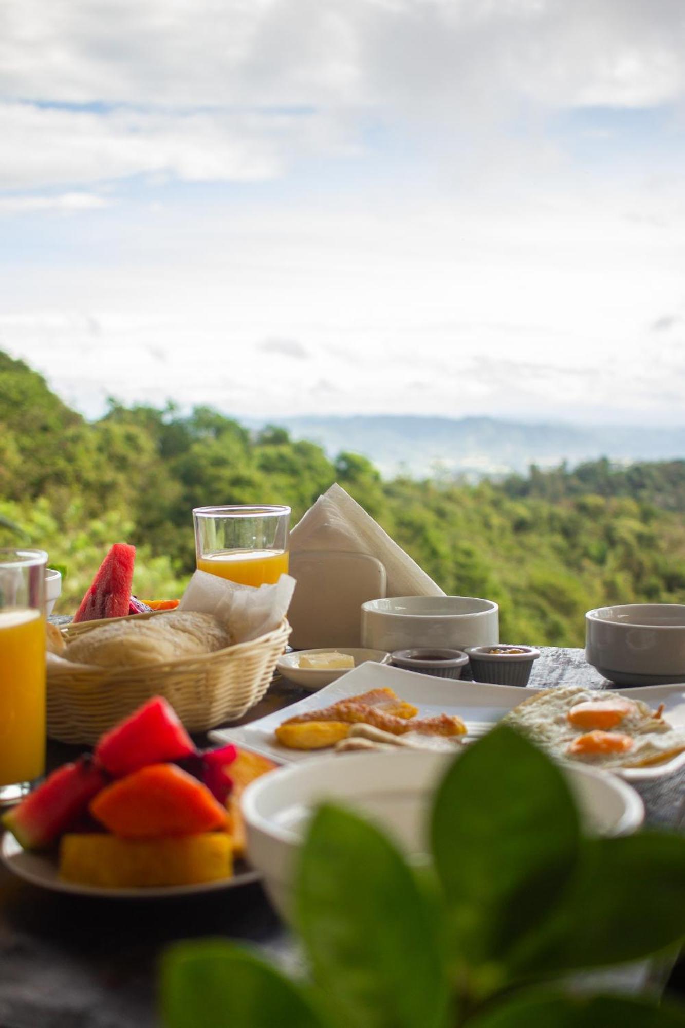 Hideaway 3 - Breakfast Included & Mountain View *