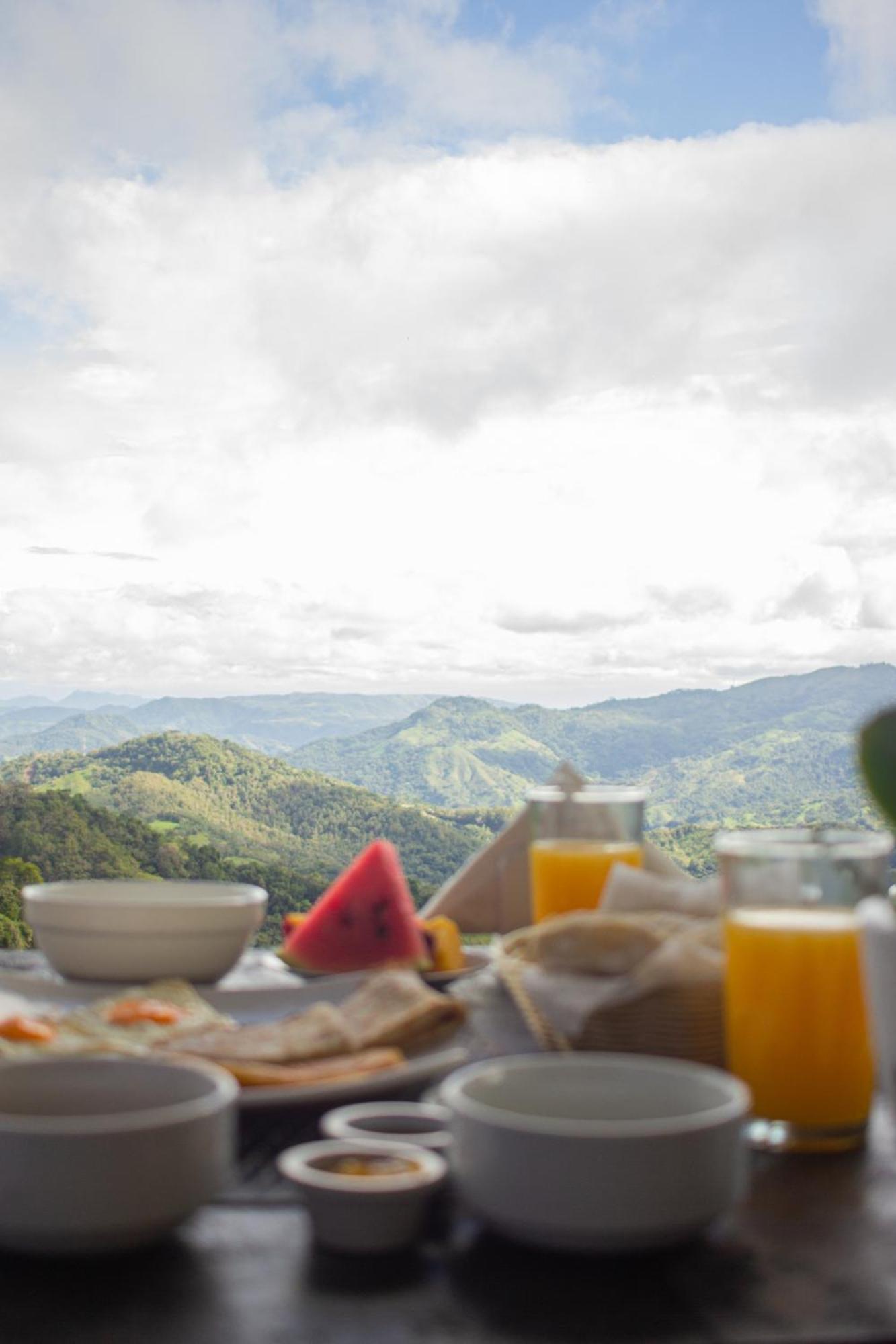 Hideaway 3 - Breakfast Included & Mountain View