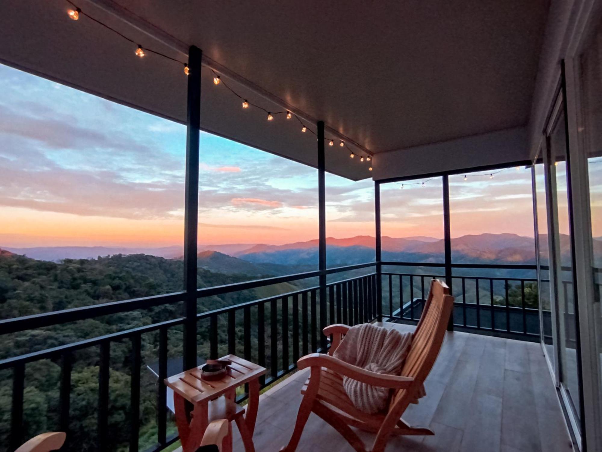 Hideaway 3 - Breakfast Included & Mountain View *