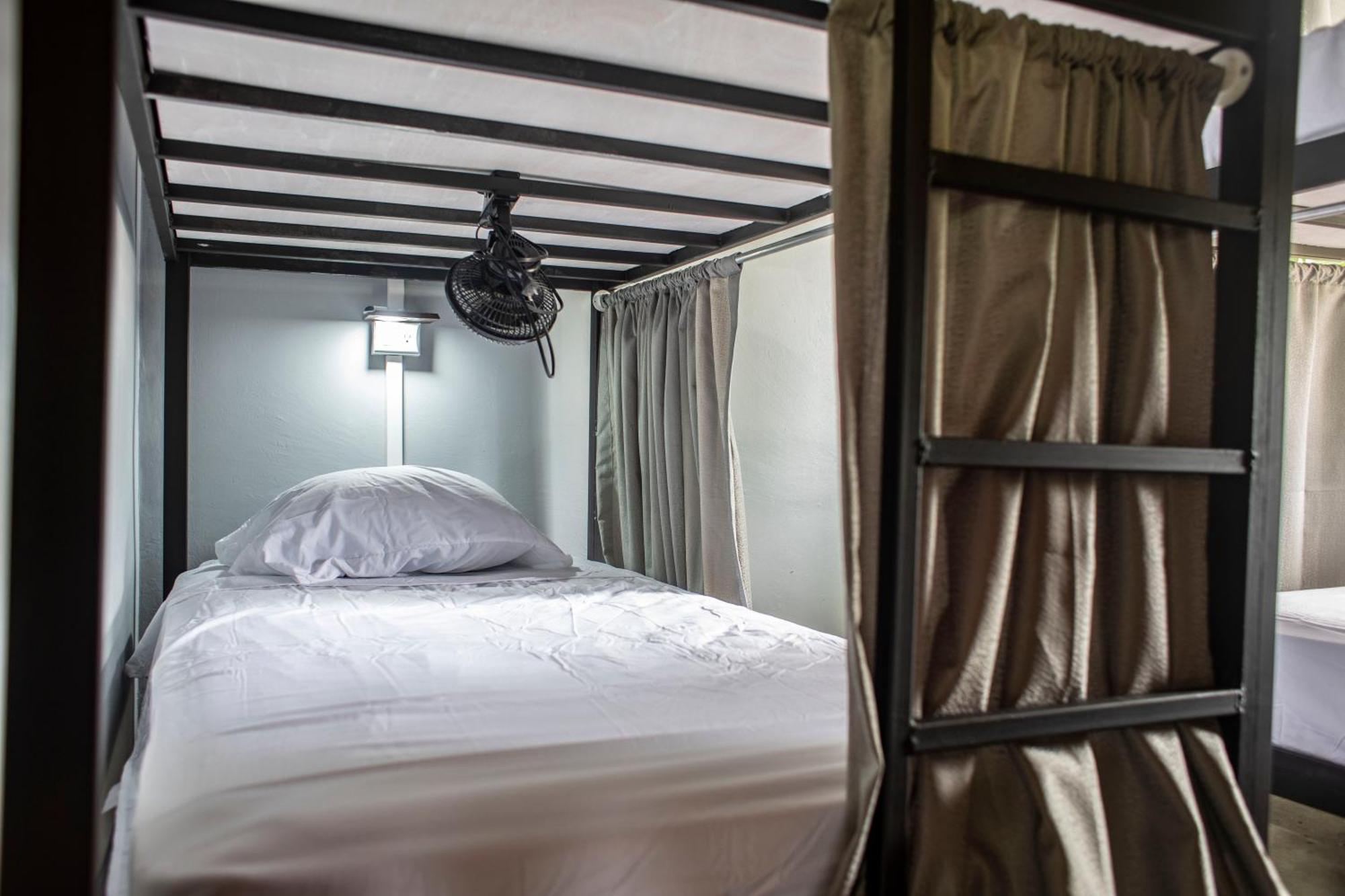 Argdivan Hostel *