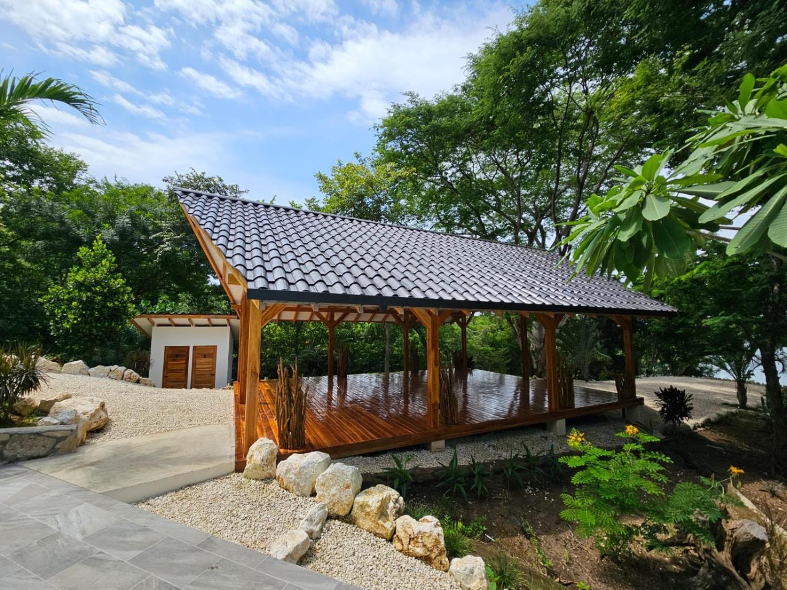 Playa Leona Resort *