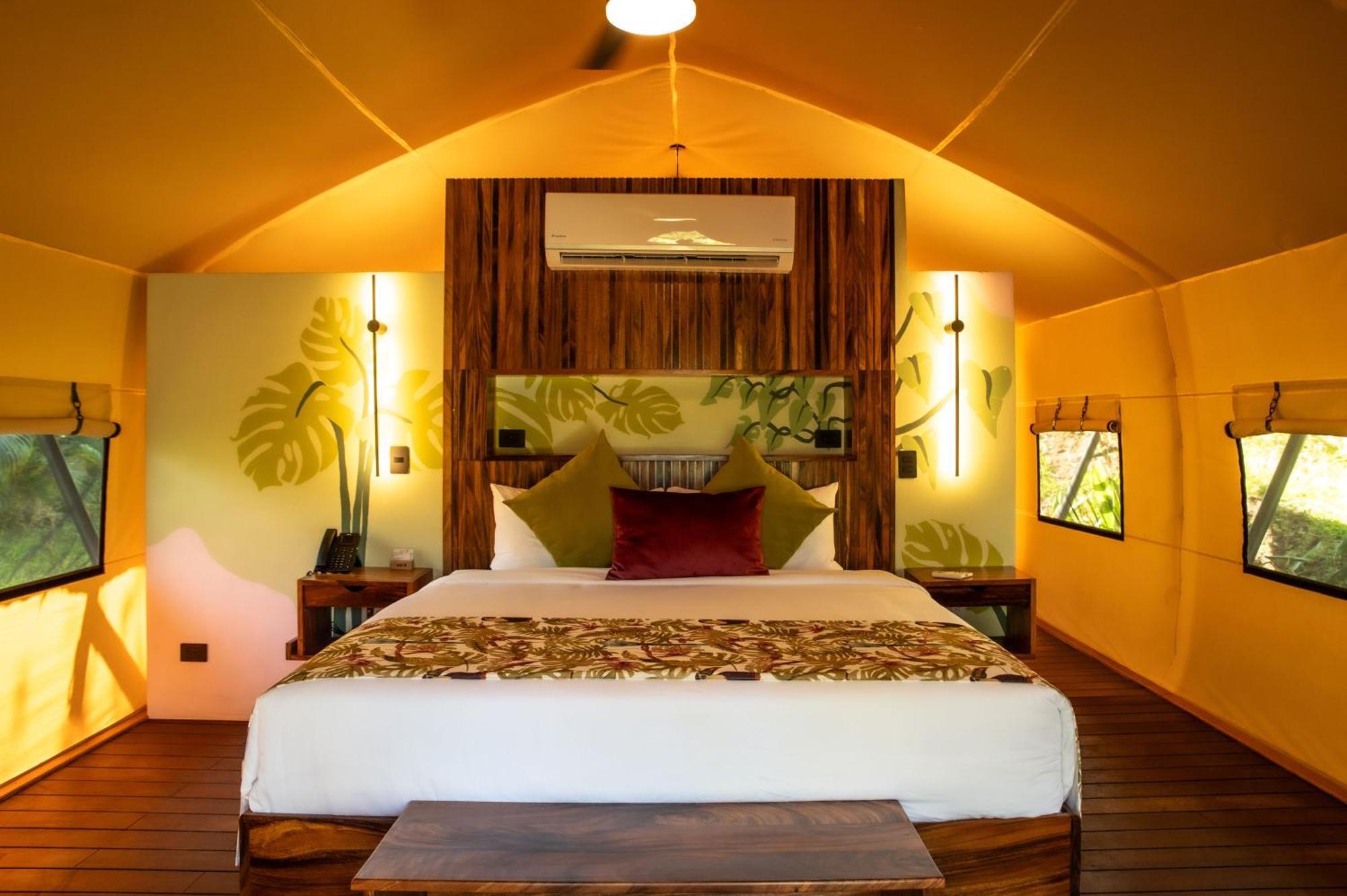 Hotel Hacienda Guachipelin Volcano Ranch & Hot Springs