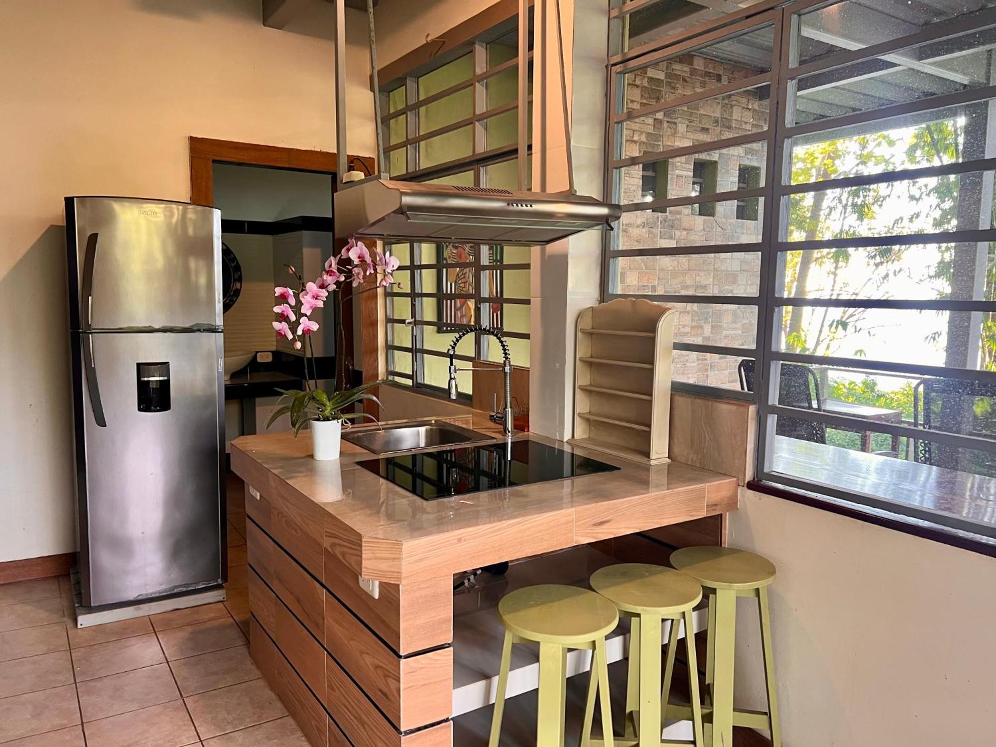 Zen Zaru Jungle Retreat Wildlife, Spa & Sea Views Hotel