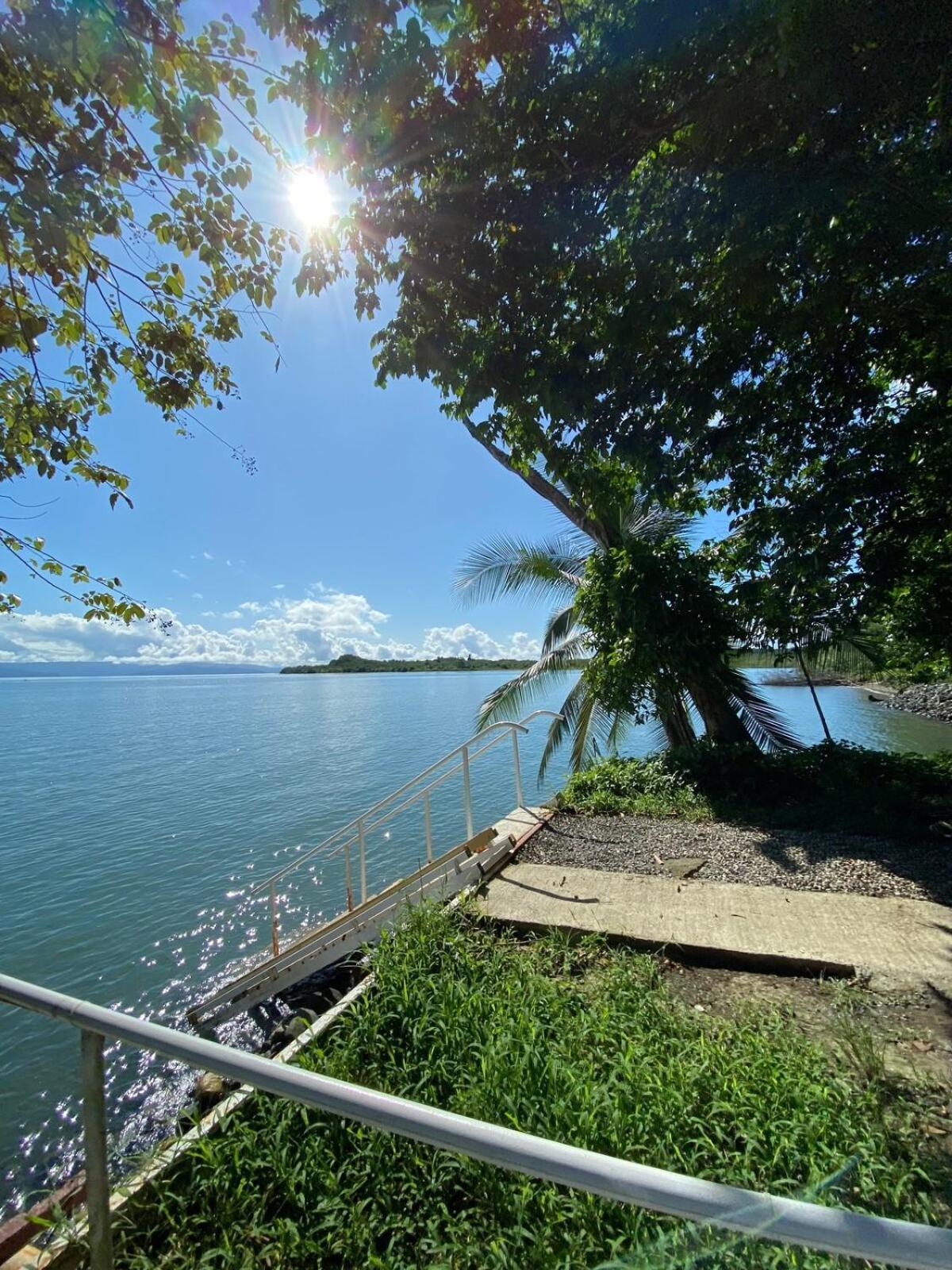 Apartment 2-bedroom Rainforest & Balcony At Botanika *