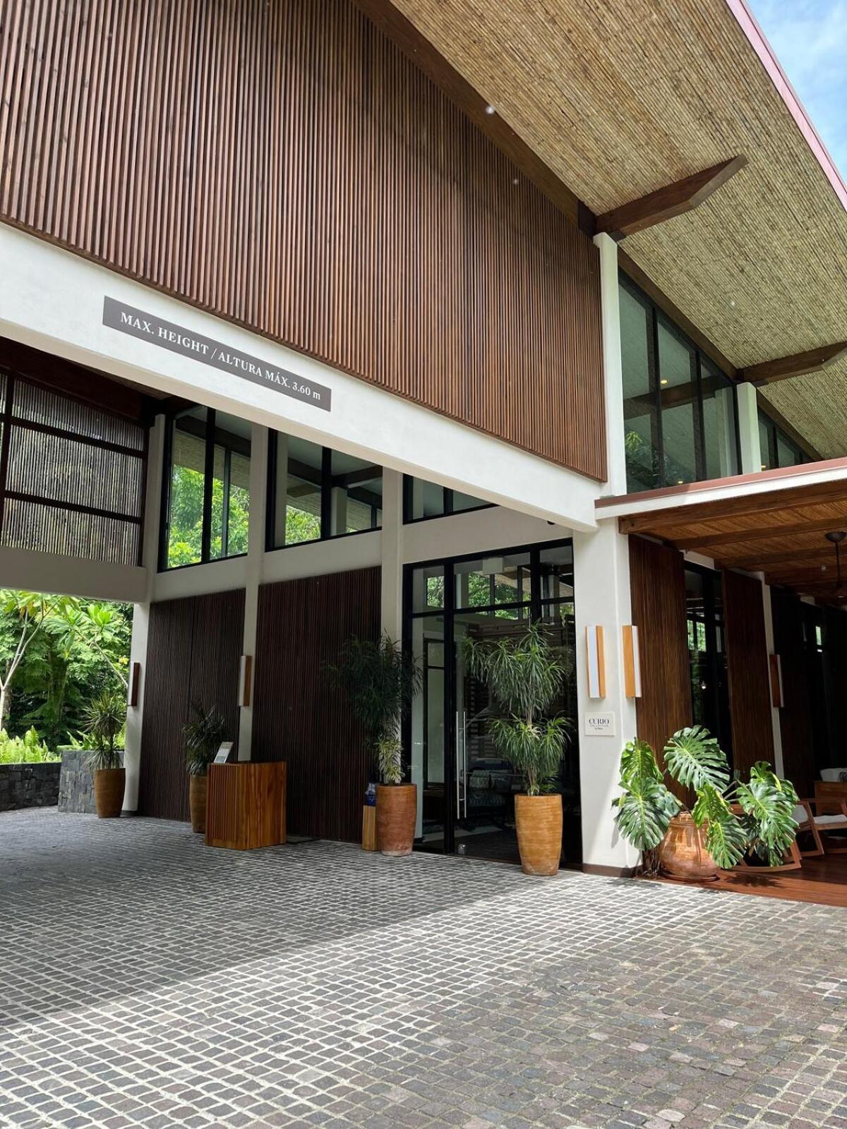 Apartment 2-bedroom Rainforest & Balcony At Botanika *