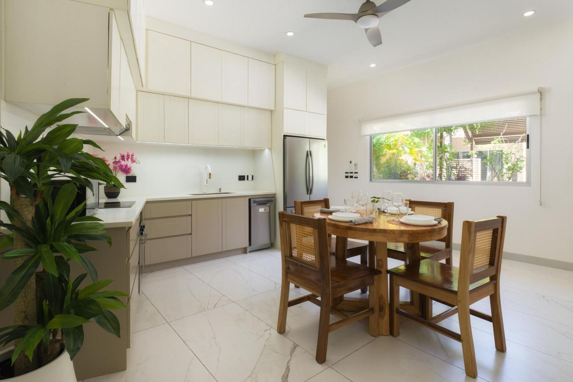 Bay Boutique Hotel, & (adults Only) Hotel