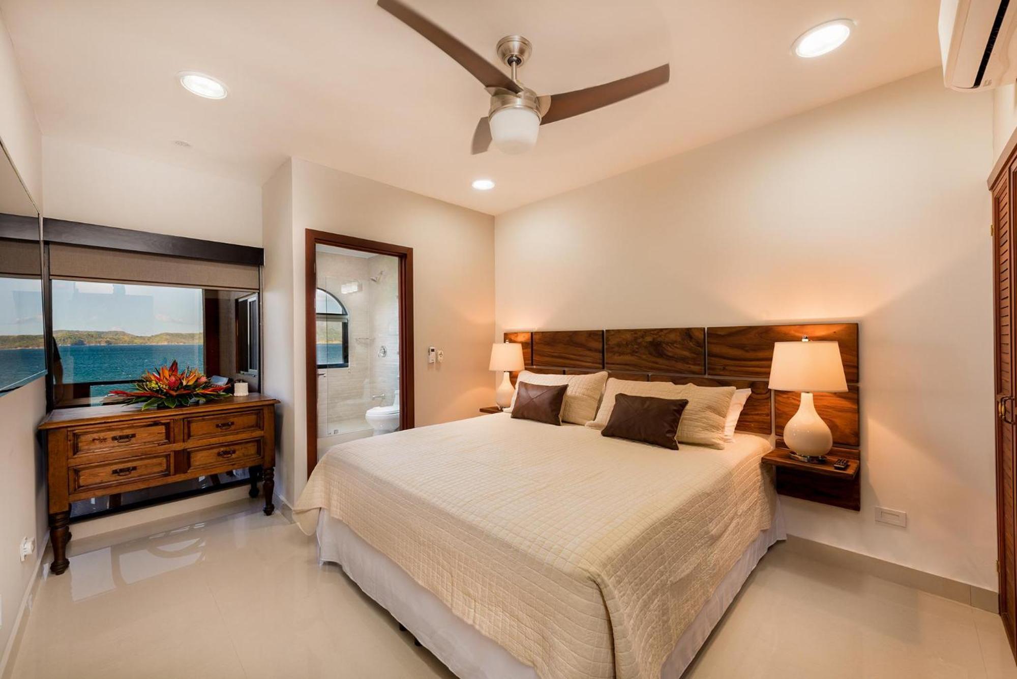 Flamingo Marina Cove 617- Oceanfront 3 Bedroom *