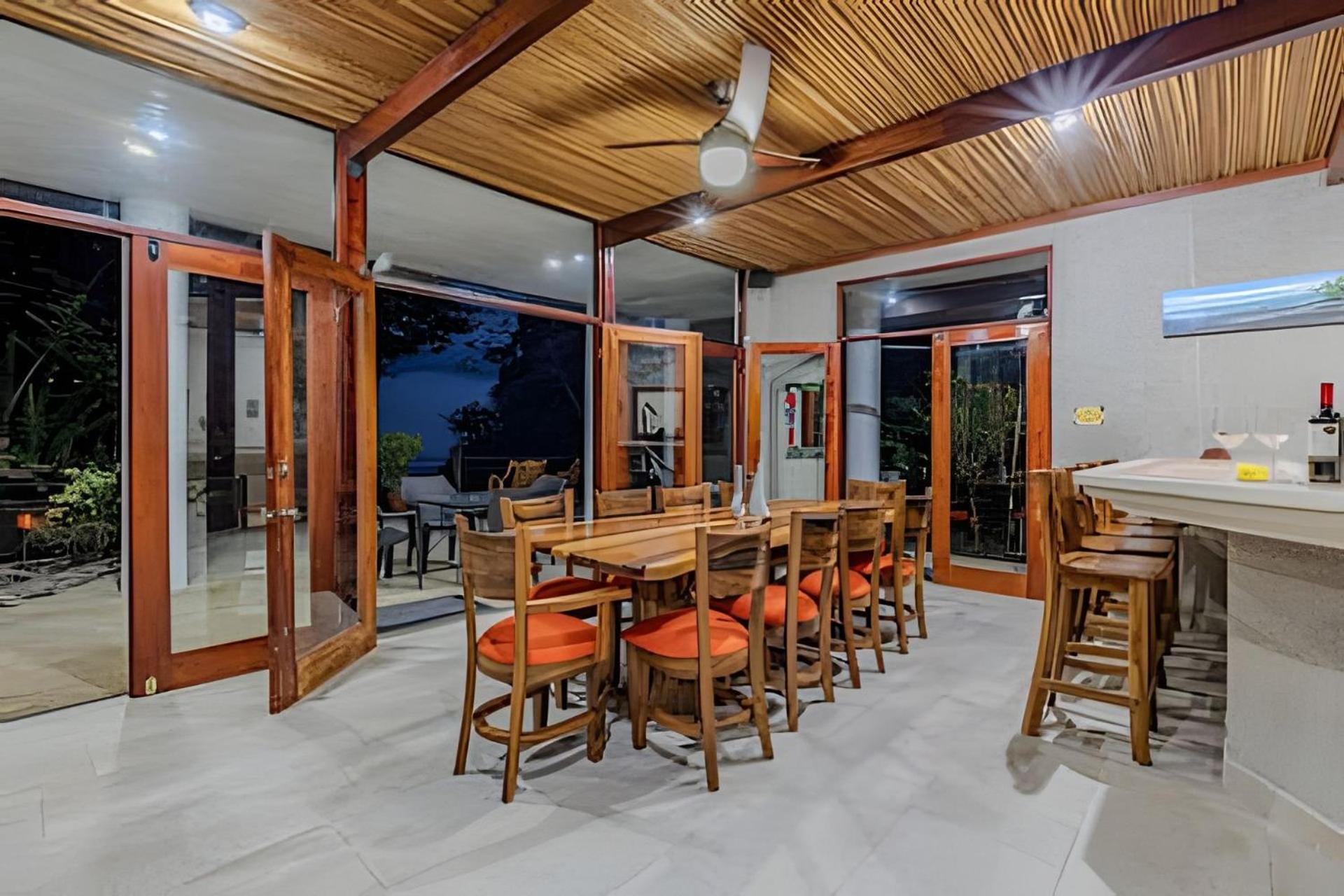 The Jungle Bed & Breakfast Dominicalito
