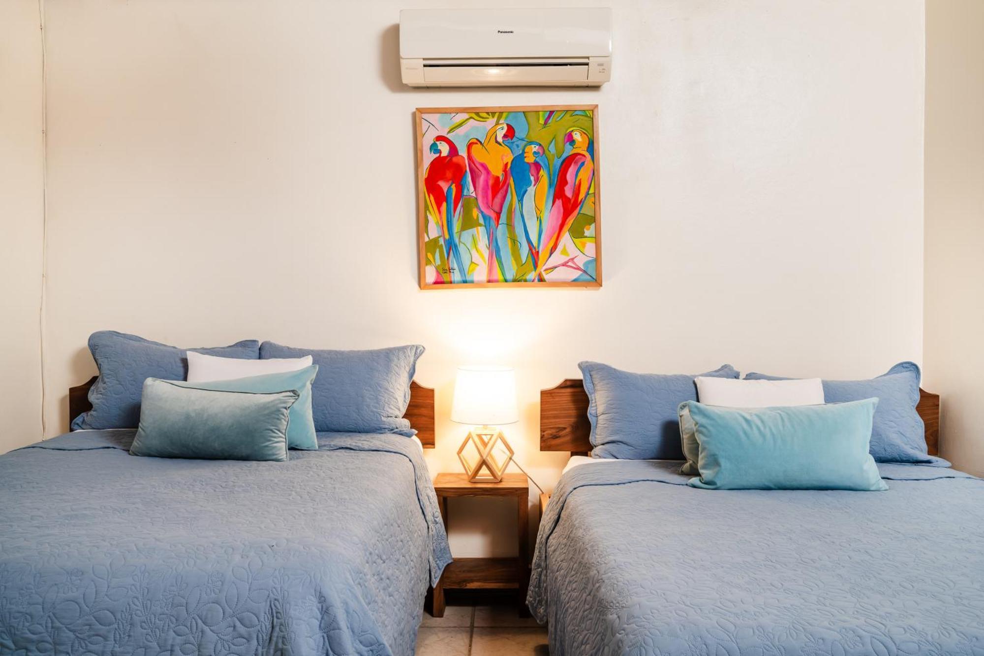 Casa Sueca - At The