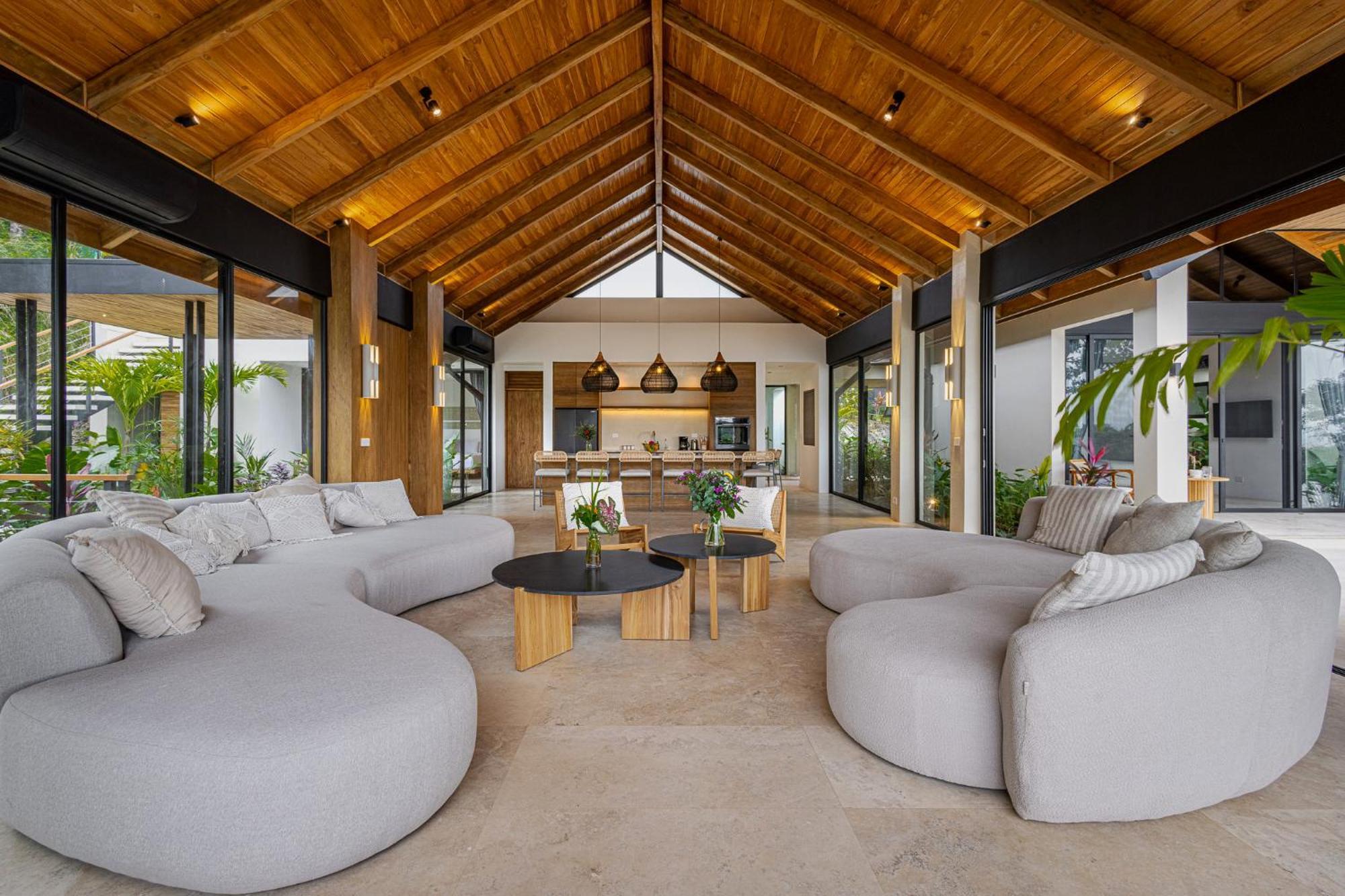 Bahia Lodge *