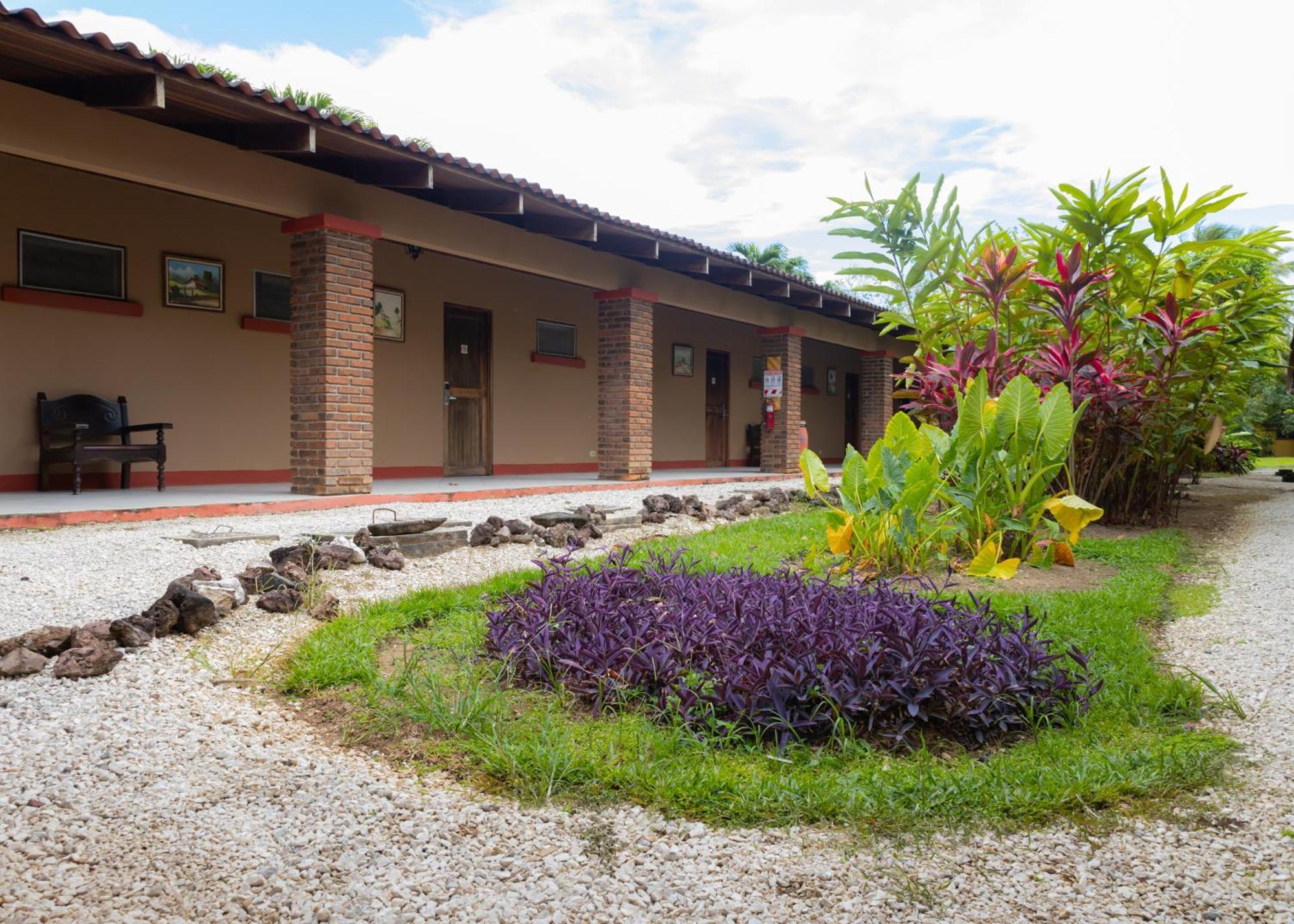 Las Espuelas, Bar & Restaurant Hotel