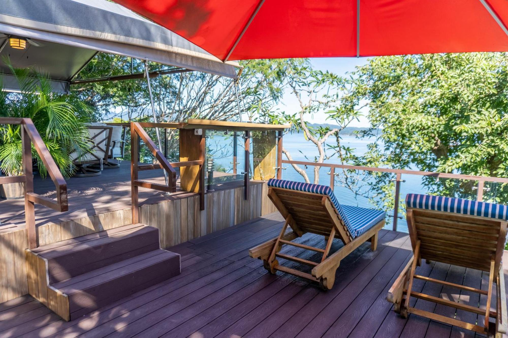 Isla Chiquita Glamping Hotel 4*