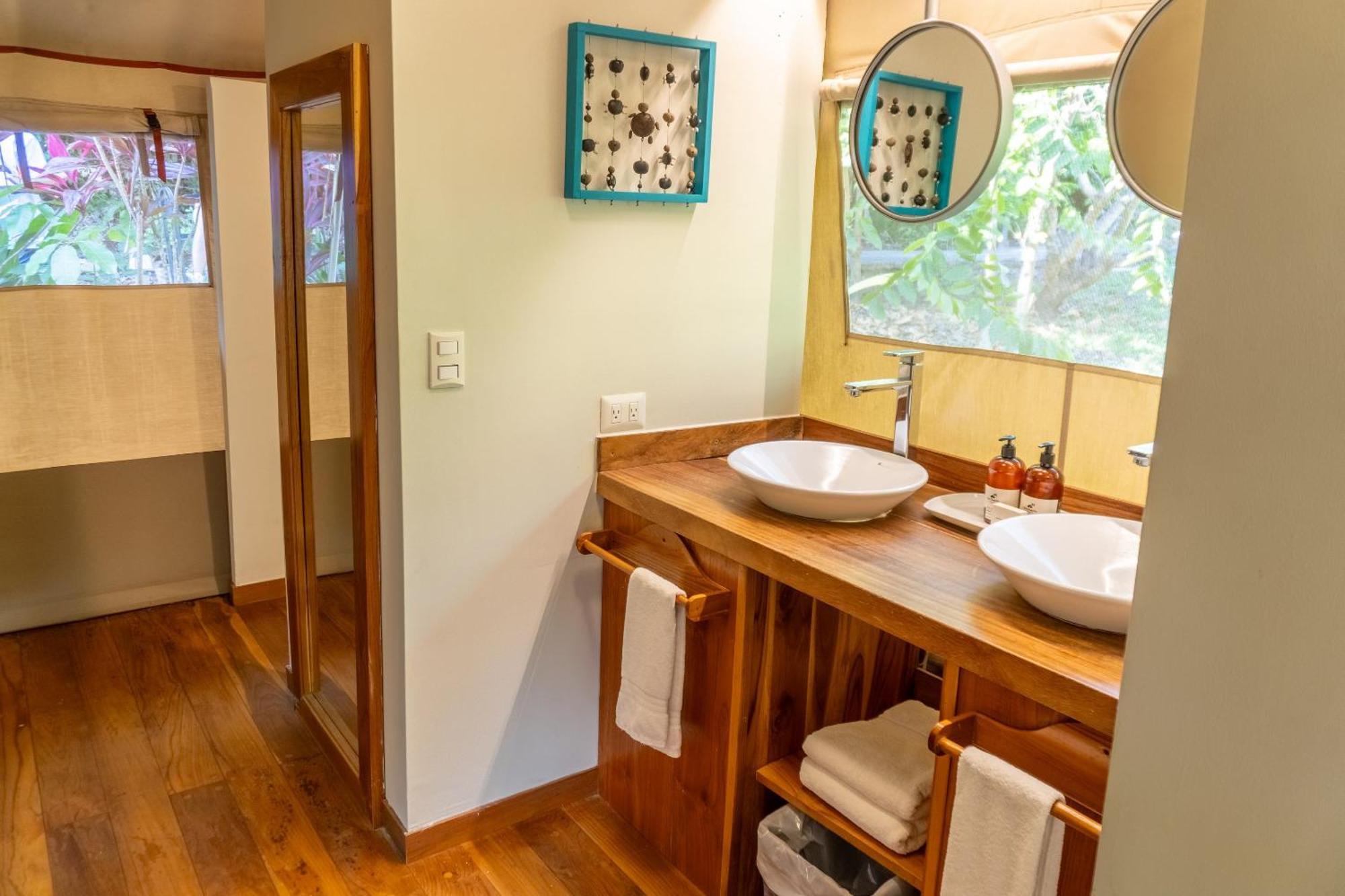 Hotel Isla Chiquita Glamping 4*