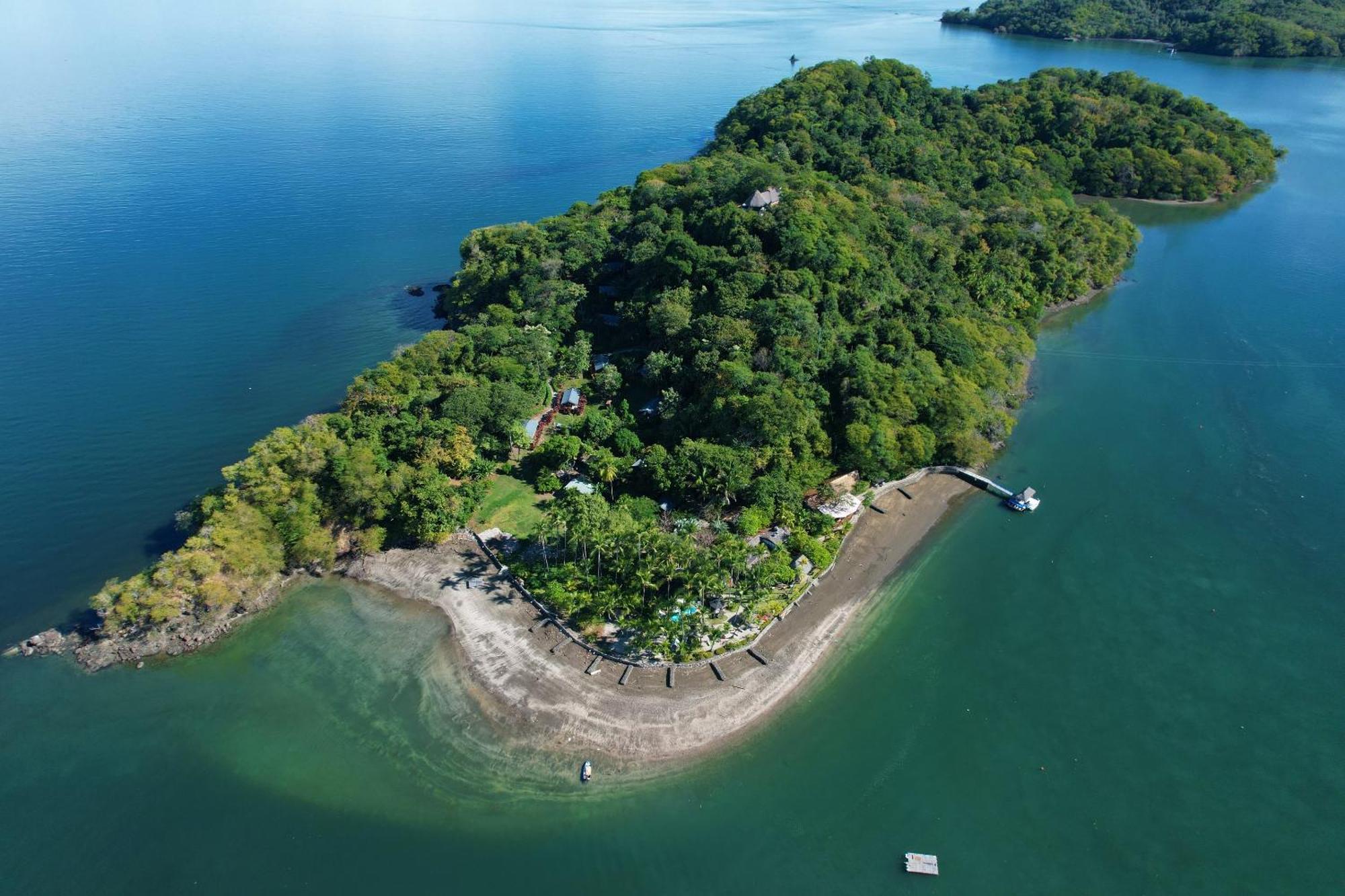 Hotel Isla Chiquita Glamping 4*