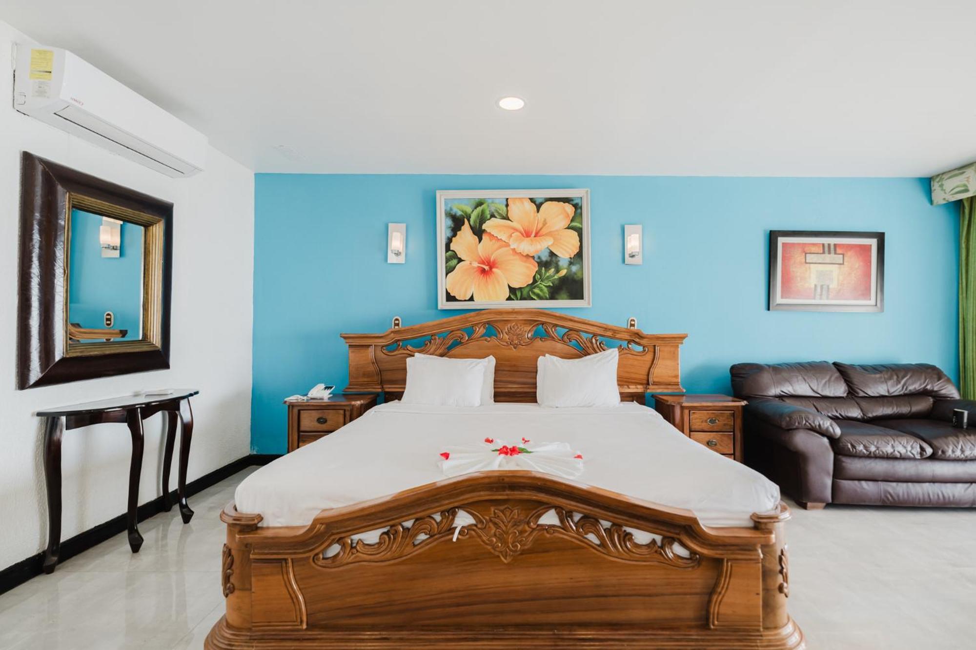 Layan & 4* Manuel Antonio