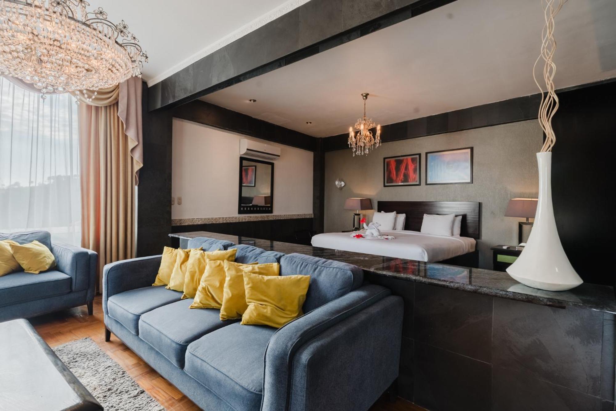 Hotel Layan &