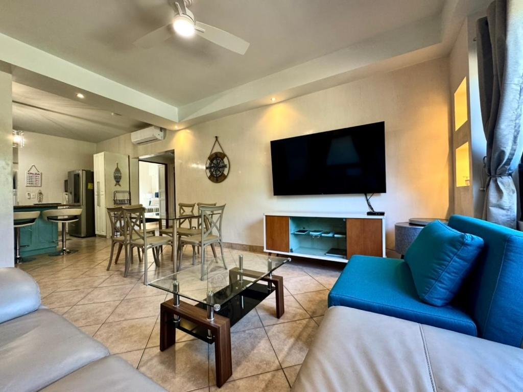 Luxury 2br Escape Near Apartment *