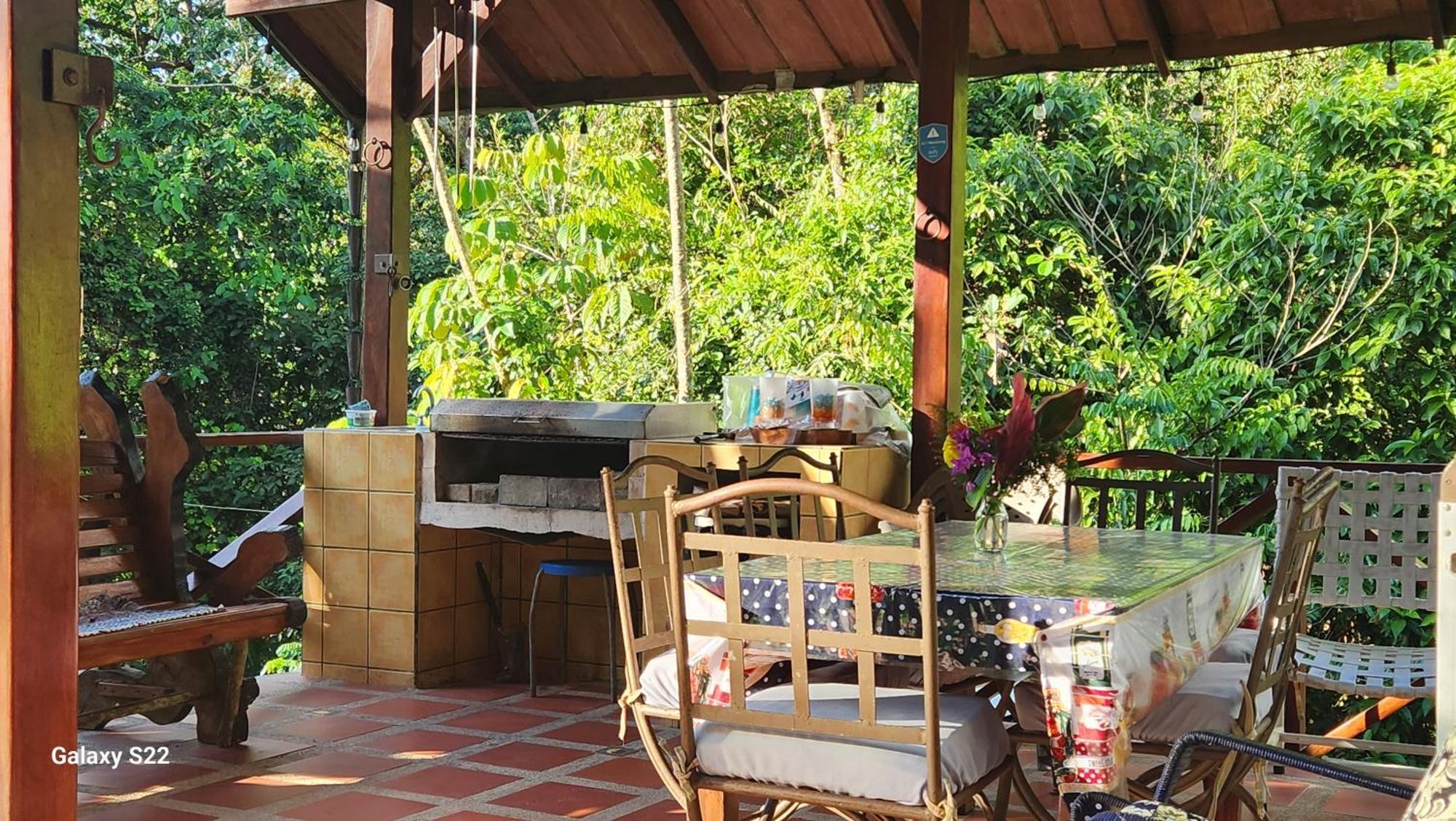 Homestay Yethan House Uvita